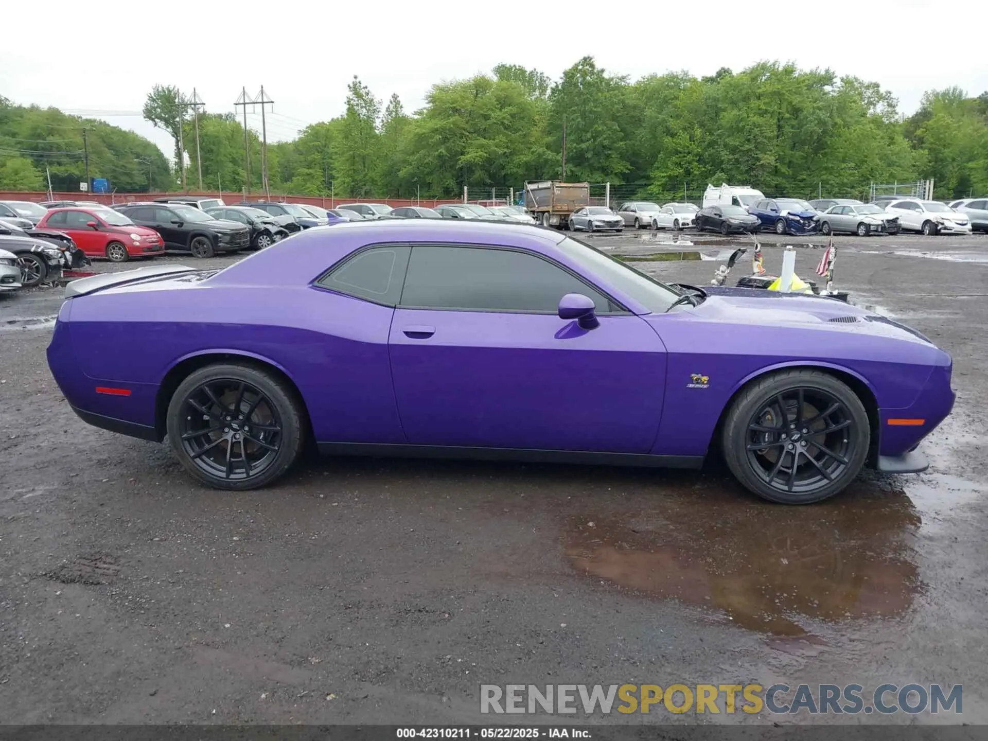 13 Photograph of a damaged car 2C3CDZFJ8KH595253 DODGE CHALLENGER 2019