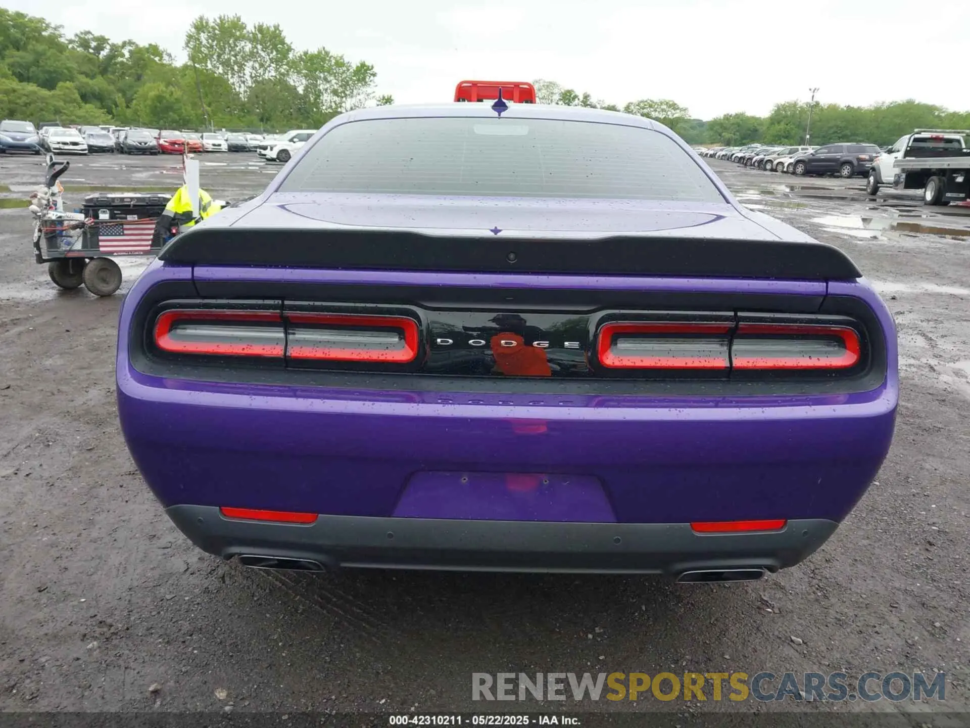 16 Photograph of a damaged car 2C3CDZFJ8KH595253 DODGE CHALLENGER 2019