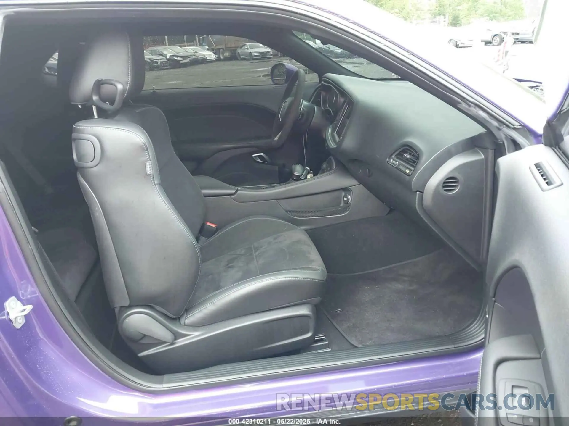 5 Photograph of a damaged car 2C3CDZFJ8KH595253 DODGE CHALLENGER 2019