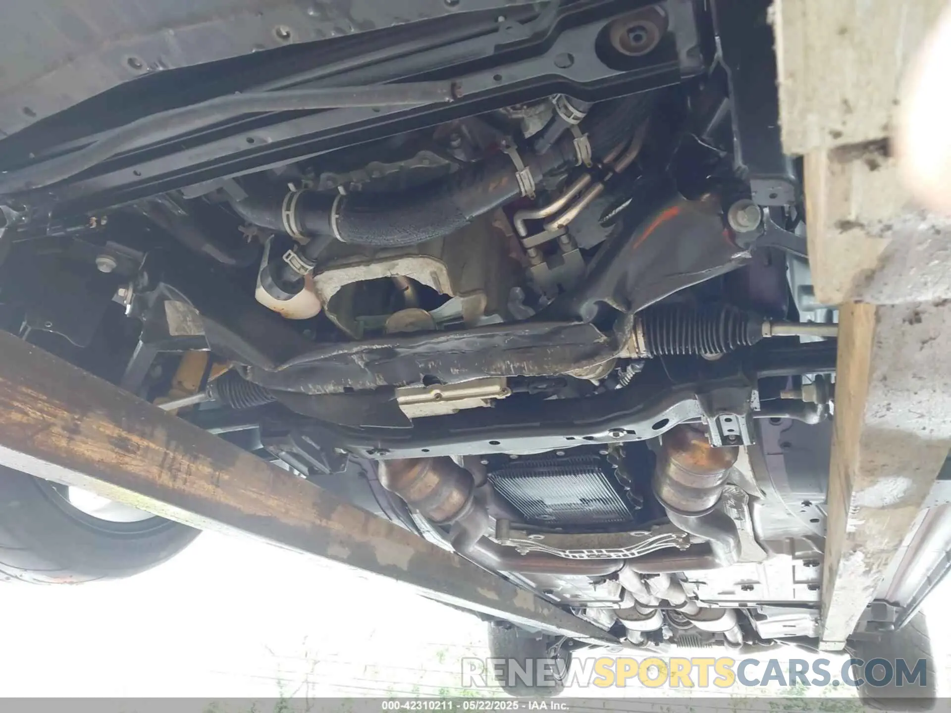 6 Photograph of a damaged car 2C3CDZFJ8KH595253 DODGE CHALLENGER 2019