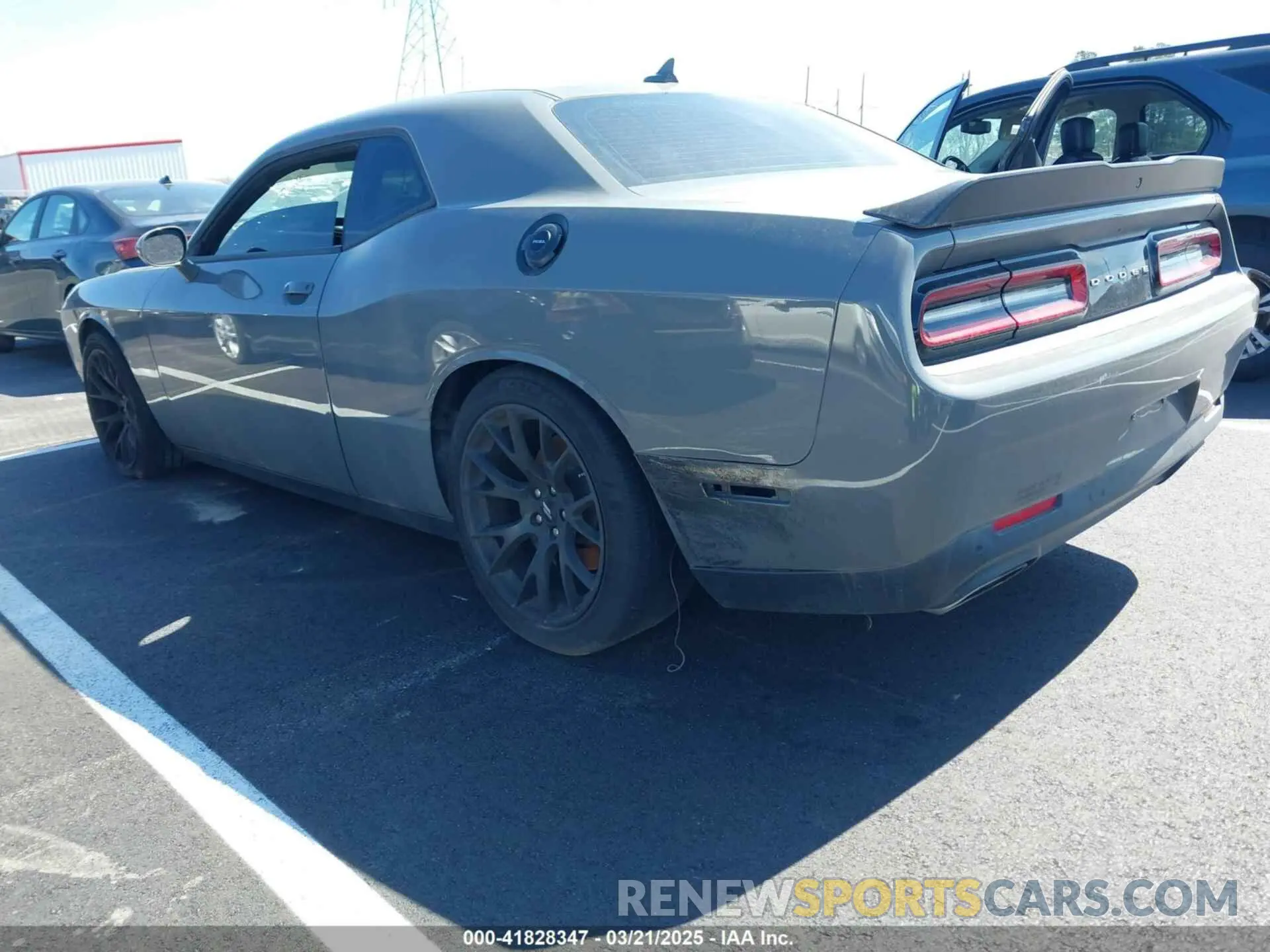 3 Photograph of a damaged car 2C3CDZFJ9KH638126 DODGE CHALLENGER 2019
