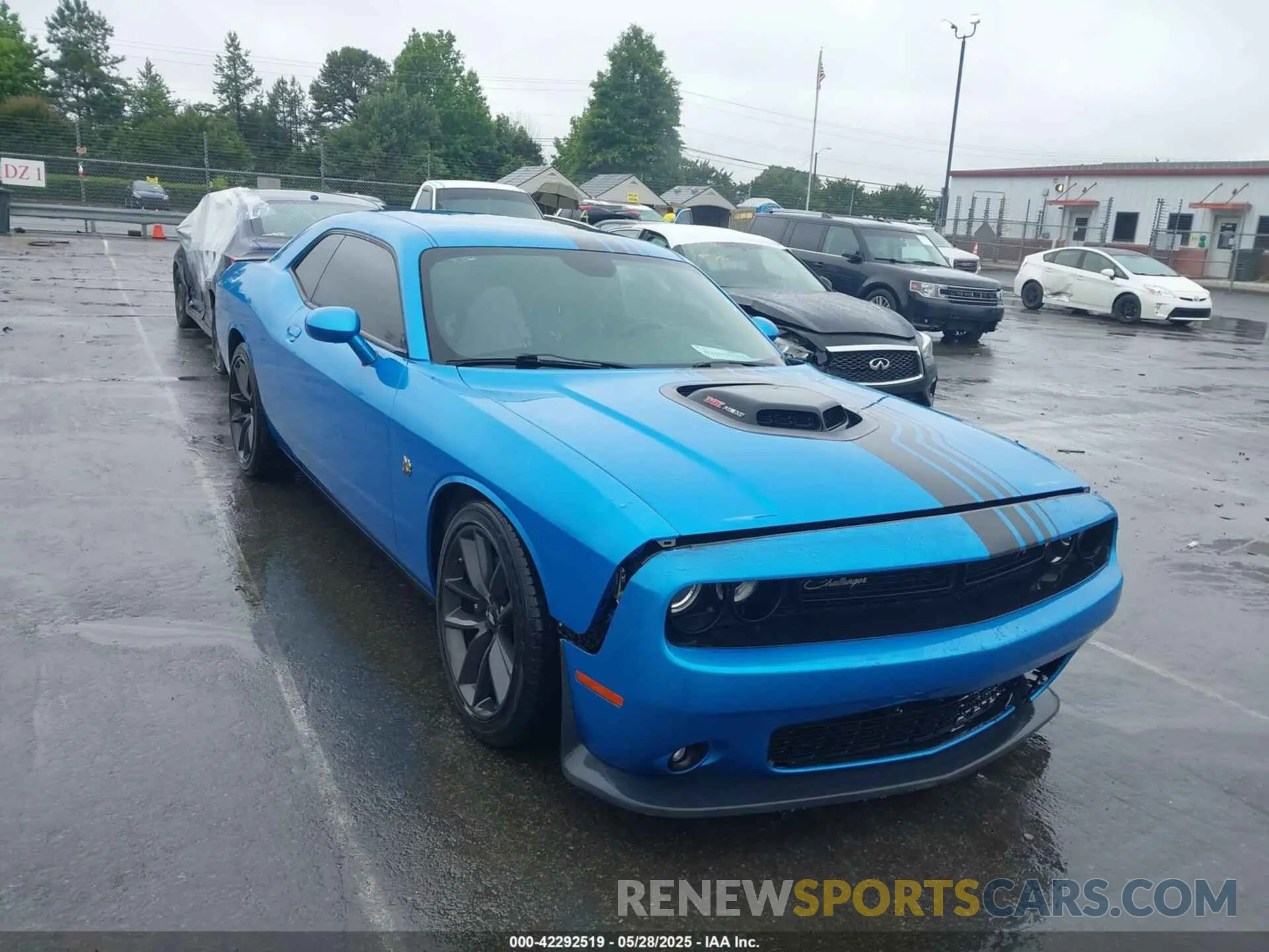 1 Photograph of a damaged car 2C3CDZFJXKH521820 DODGE CHALLENGER 2019
