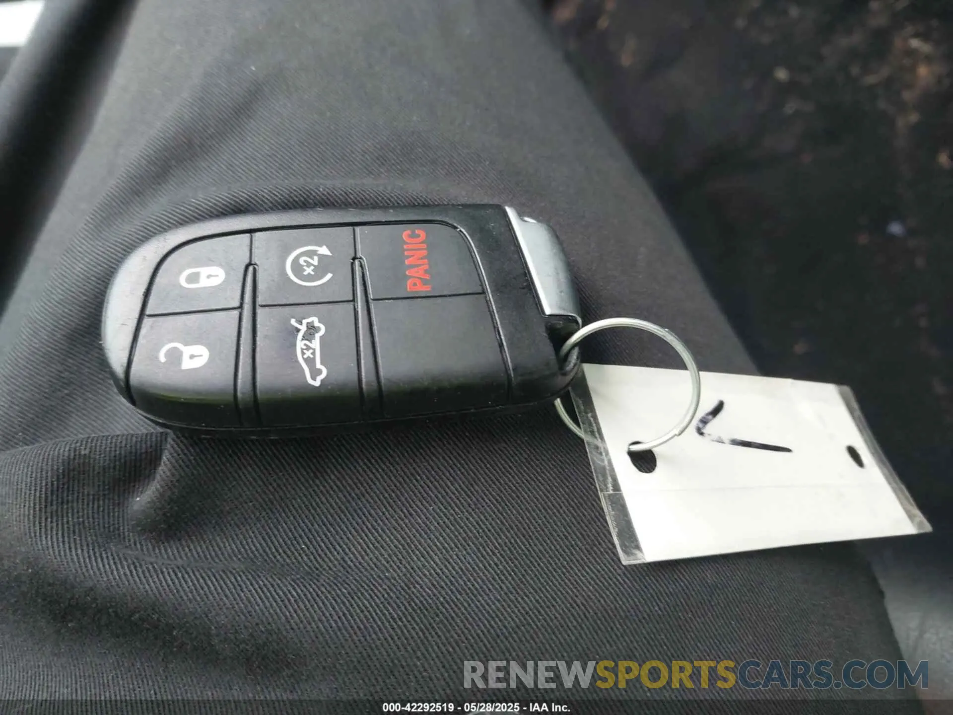 11 Photograph of a damaged car 2C3CDZFJXKH521820 DODGE CHALLENGER 2019
