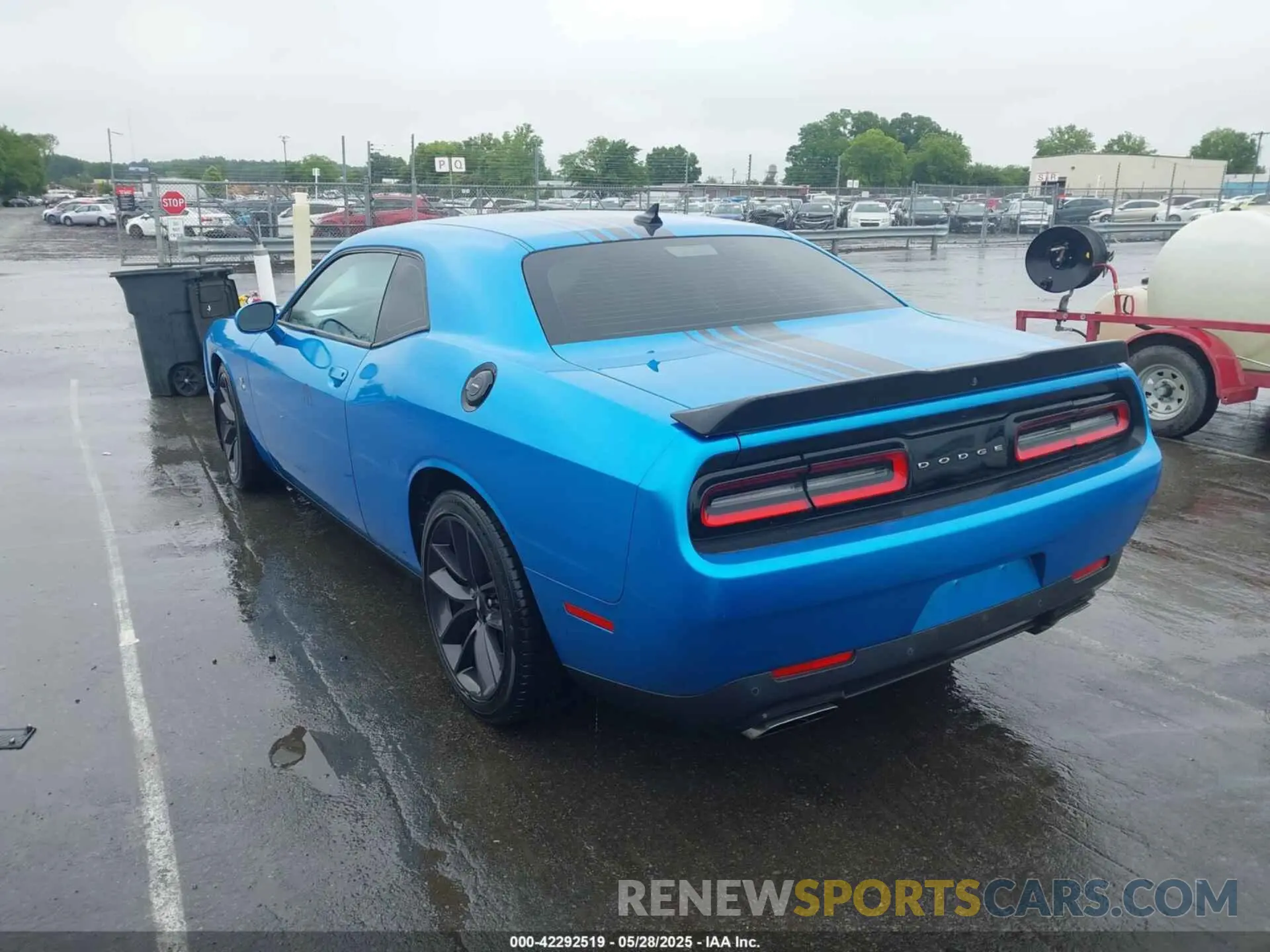 3 Photograph of a damaged car 2C3CDZFJXKH521820 DODGE CHALLENGER 2019