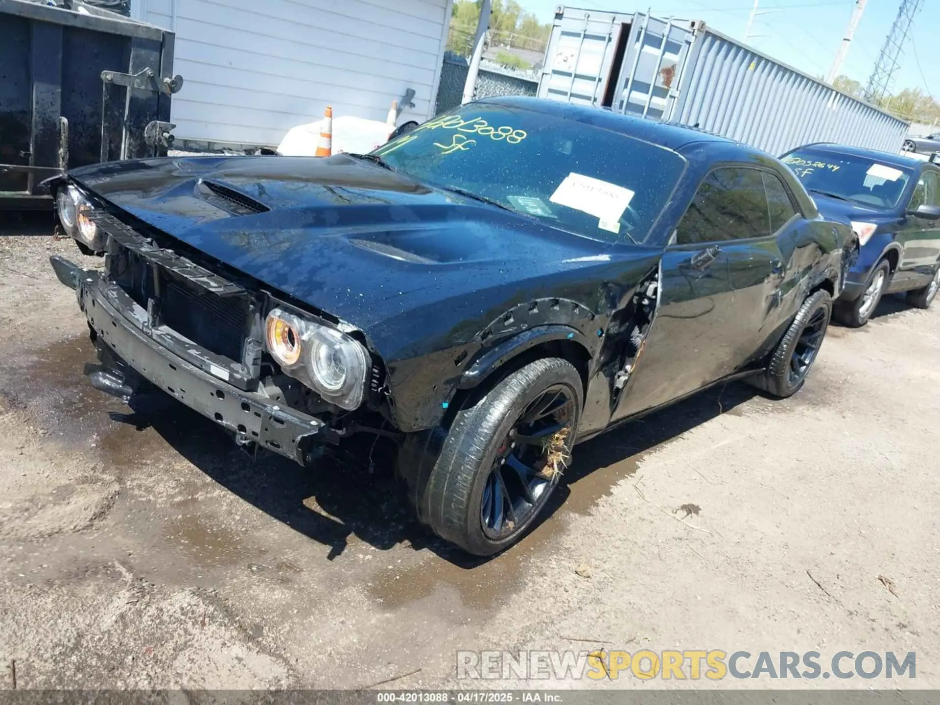 2 Photograph of a damaged car 2C3CDZFJXKH741068 DODGE CHALLENGER 2019