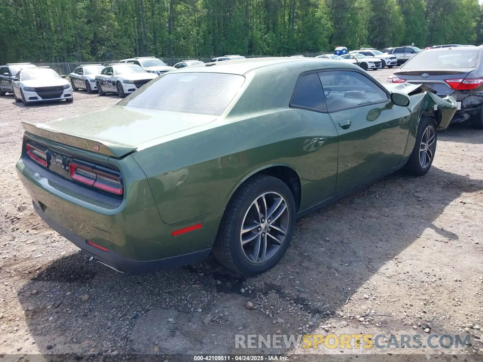 4 Photograph of a damaged car 2C3CDZGG0KH628040 DODGE CHALLENGER 2019