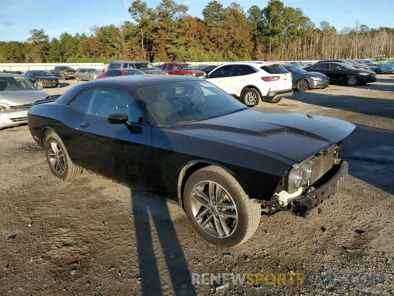 4 Photograph of a damaged car 2C3CDZGG5KH583807 DODGE CHALLENGER 2019