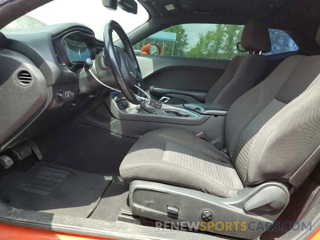 7 Photograph of a damaged car 2C3CDZGG5KH690436 DODGE CHALLENGER 2019