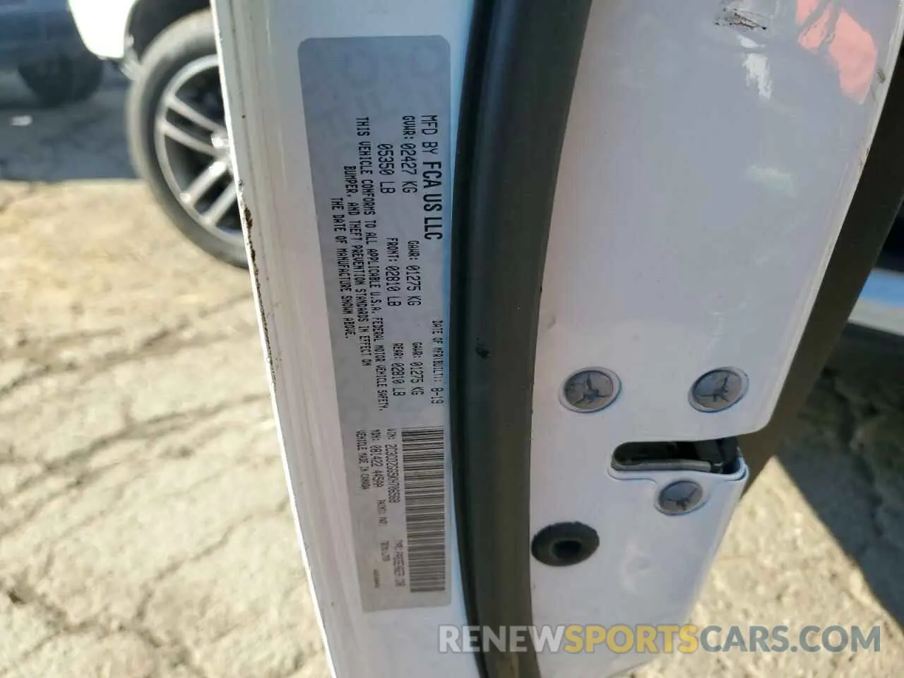 12 Photograph of a damaged car 2C3CDZGG5KH706568 DODGE CHALLENGER 2019