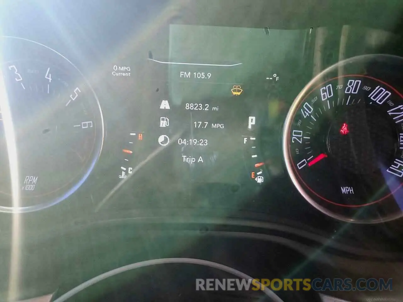 9 Photograph of a damaged car 2C3CDZGG5KH706568 DODGE CHALLENGER 2019