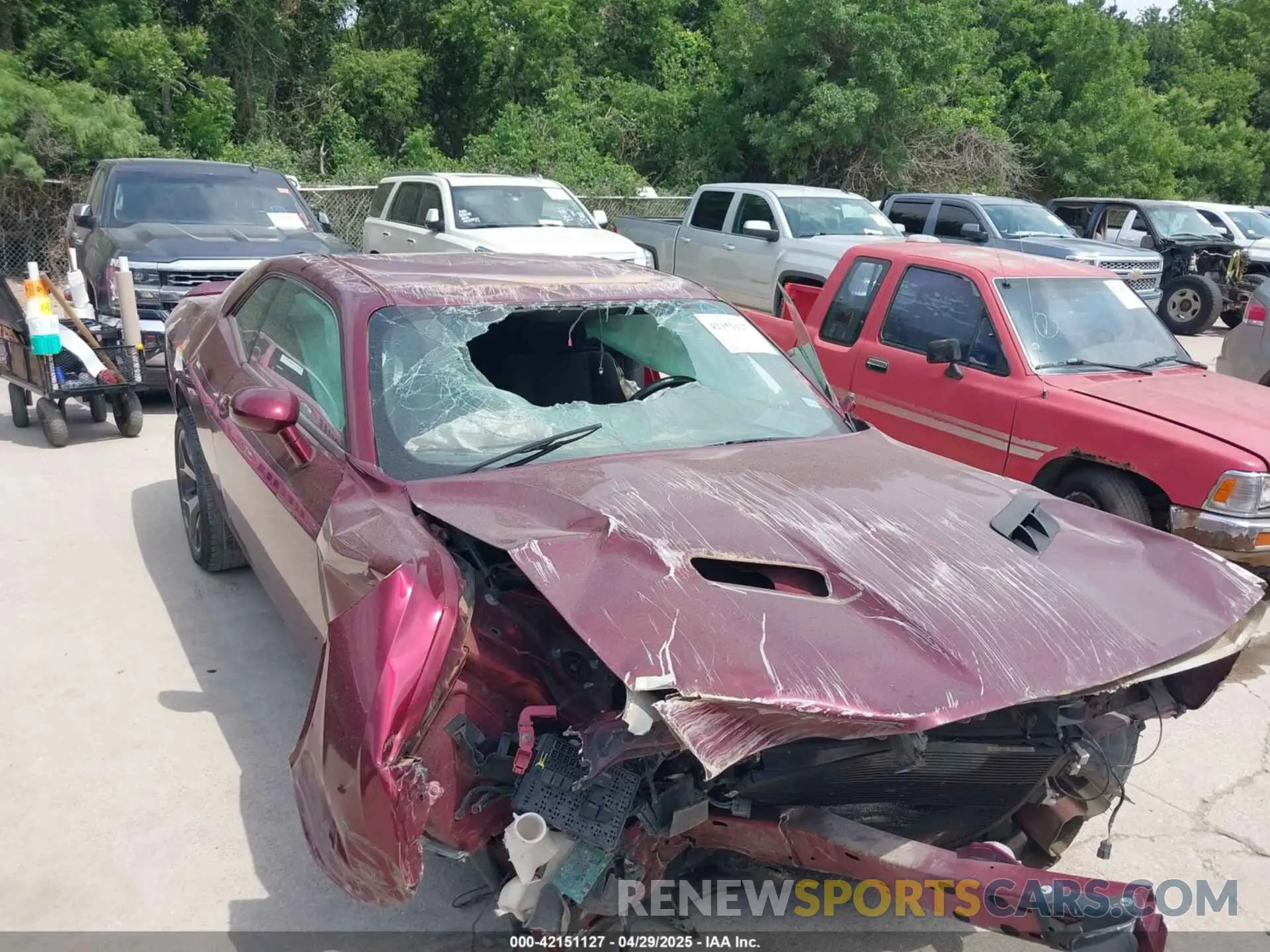 6 Photograph of a damaged car 2C3CDZGG6KH616667 DODGE CHALLENGER 2019