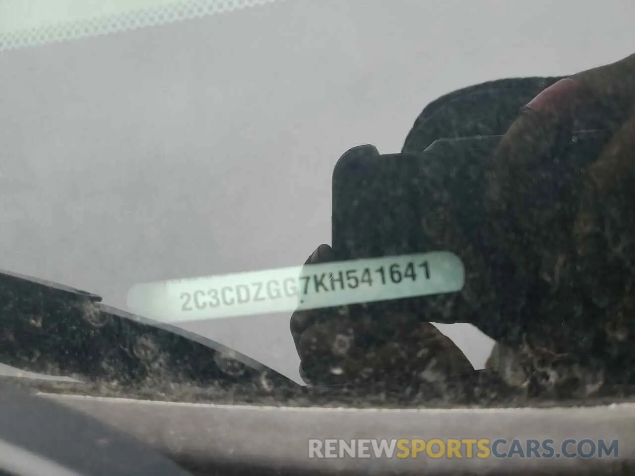 12 Photograph of a damaged car 2C3CDZGG7KH541641 DODGE CHALLENGER 2019