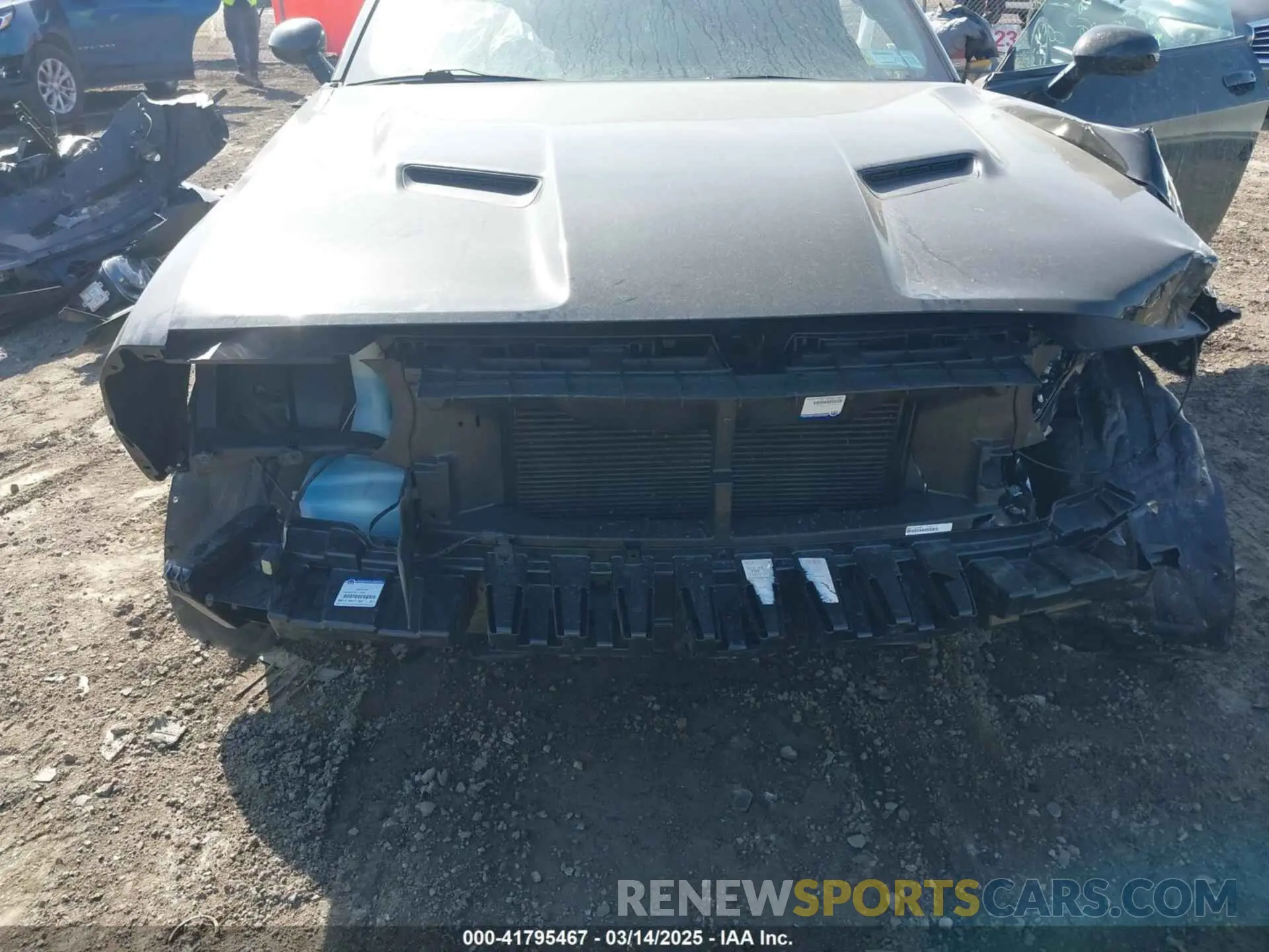 6 Photograph of a damaged car 2C3CDZGG7KH602924 DODGE CHALLENGER 2019
