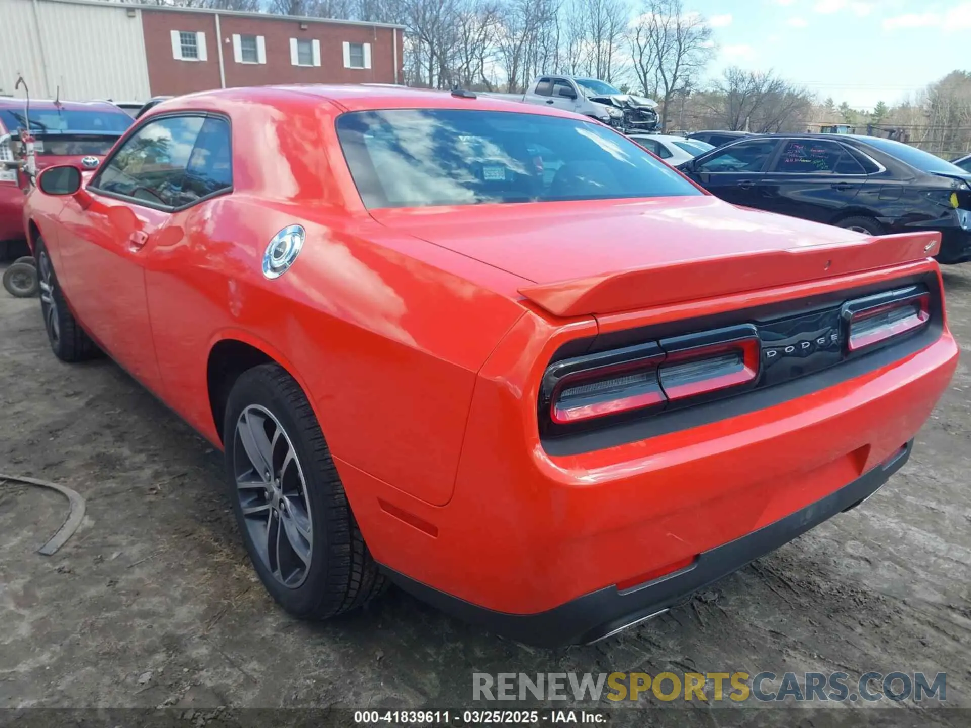 3 Photograph of a damaged car 2C3CDZGG8KH684646 DODGE CHALLENGER 2019