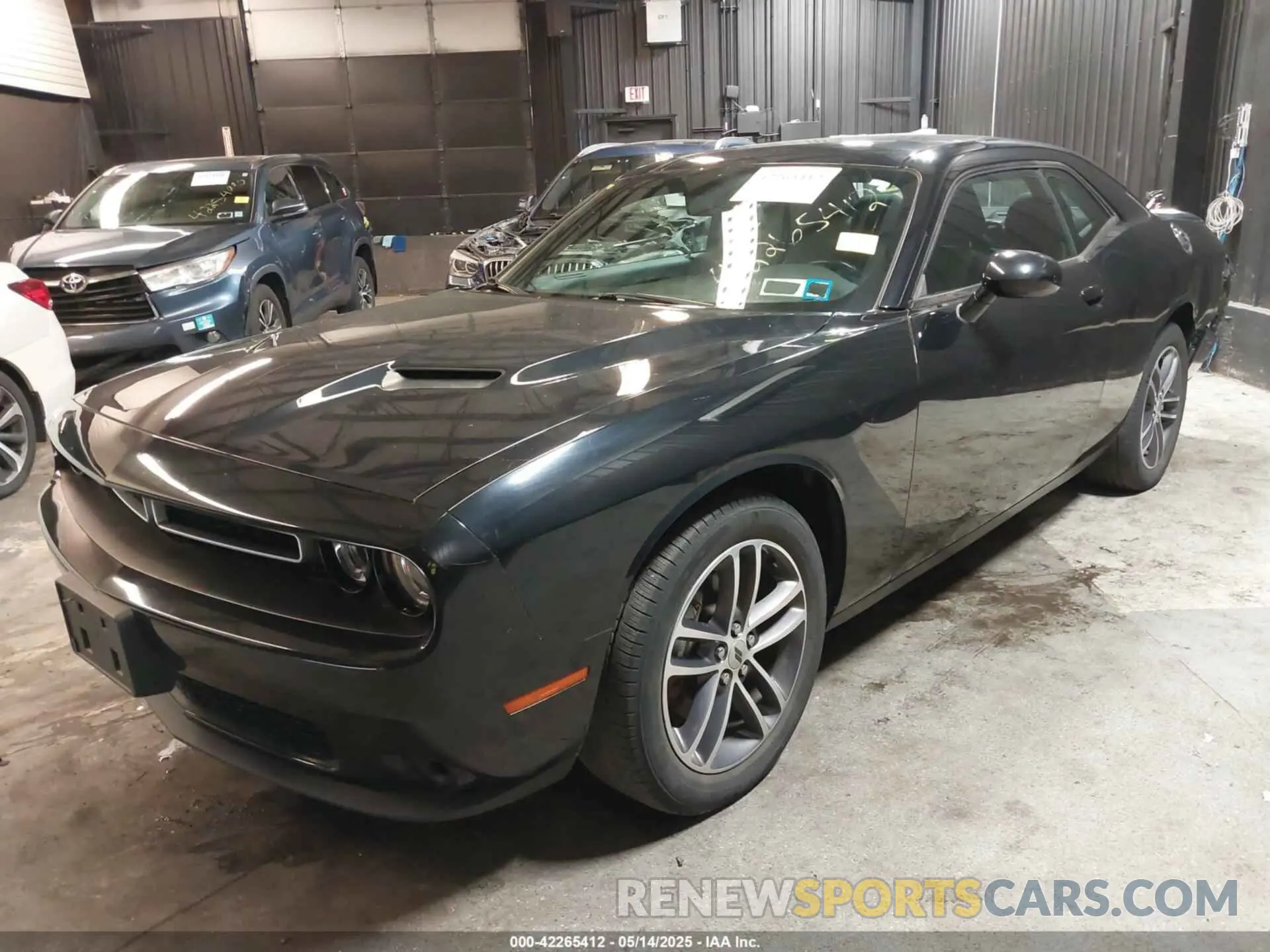 2 Photograph of a damaged car 2C3CDZGG8KH690379 DODGE CHALLENGER 2019