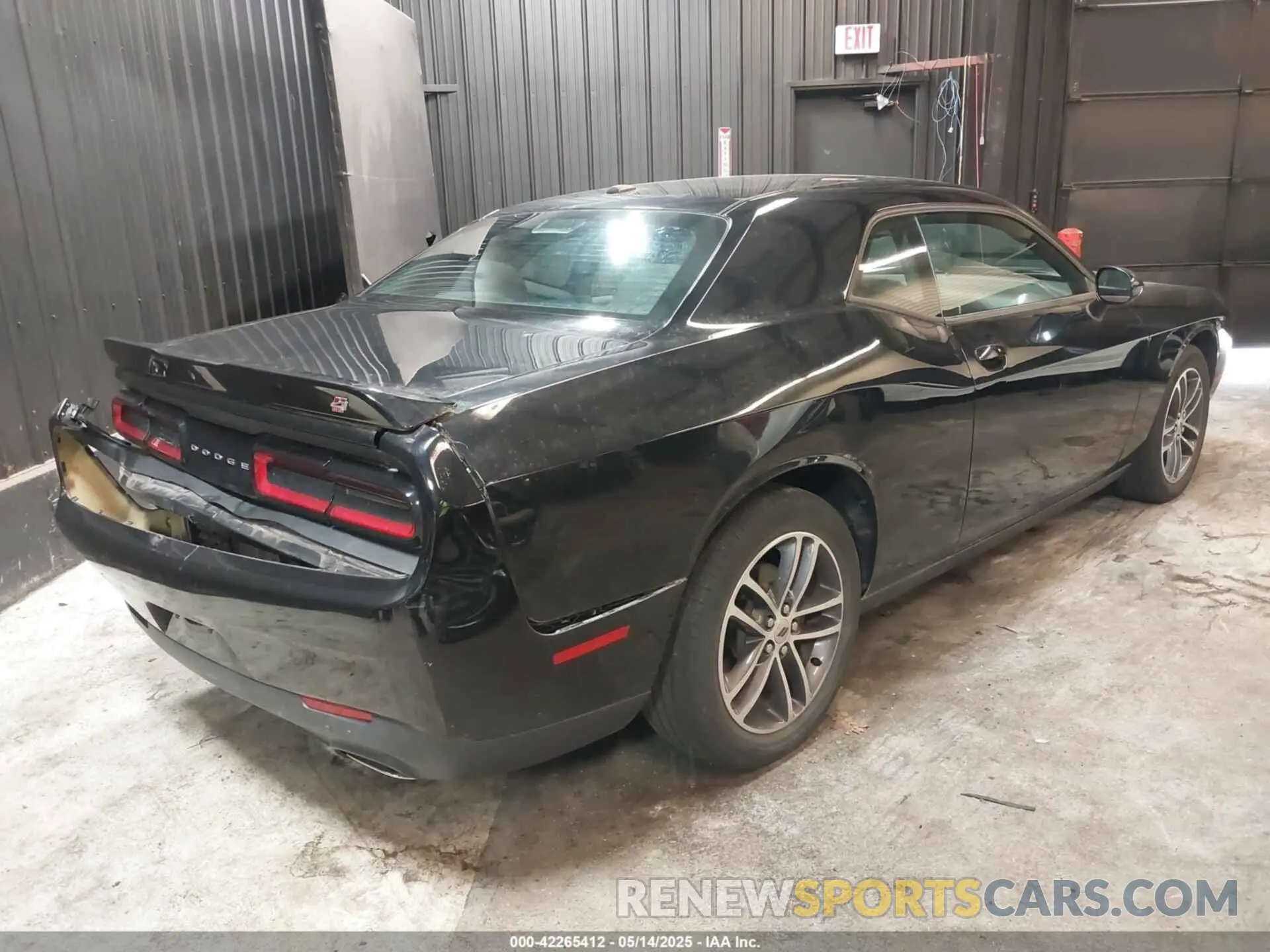 4 Photograph of a damaged car 2C3CDZGG8KH690379 DODGE CHALLENGER 2019