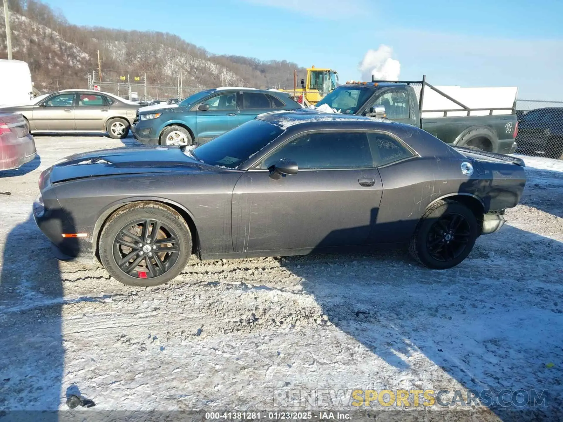 14 Photograph of a damaged car 2C3CDZGGXKH759895 DODGE CHALLENGER 2019