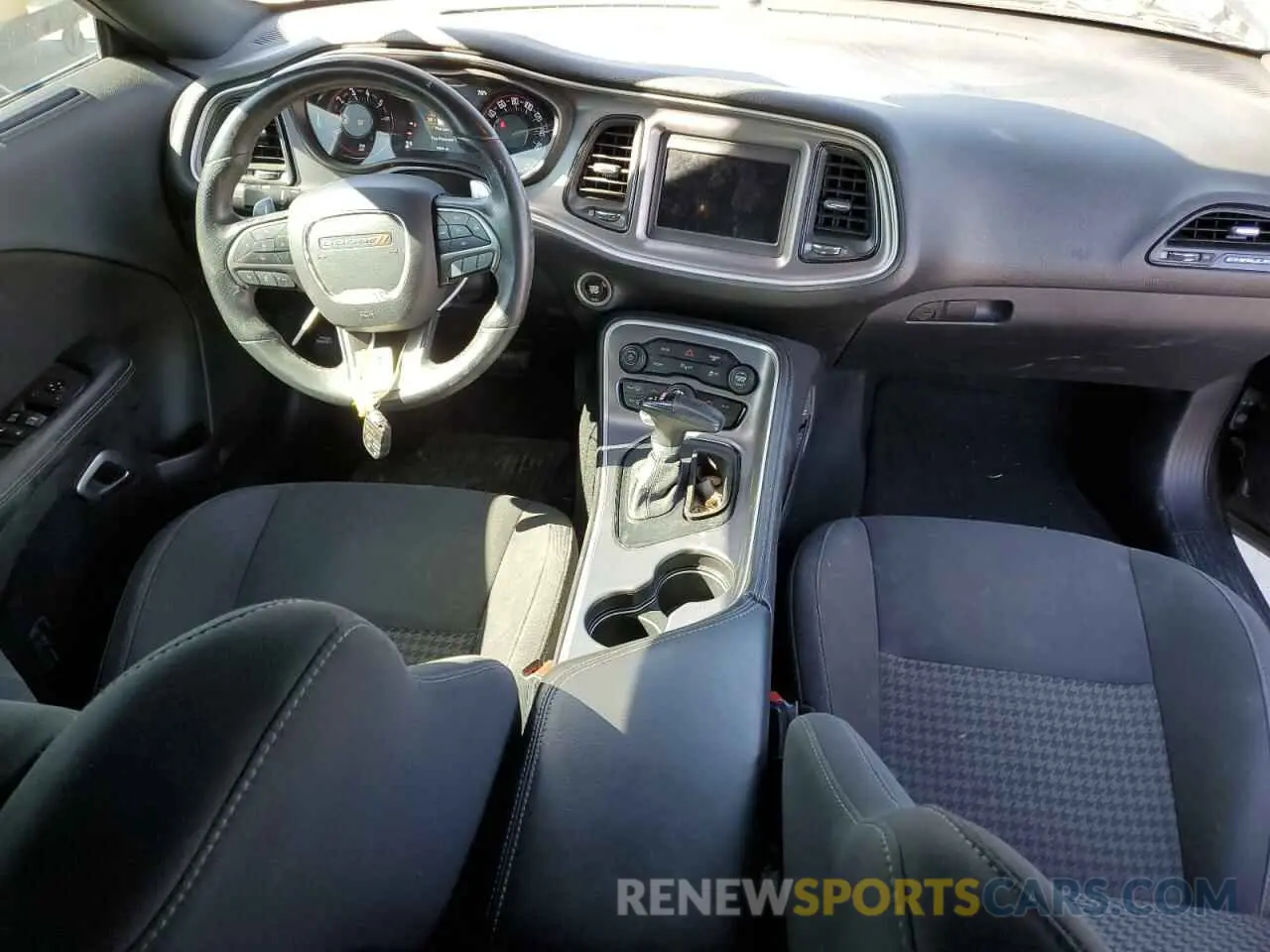8 Photograph of a damaged car 2C3CDZJG0KH621095 DODGE CHALLENGER 2019