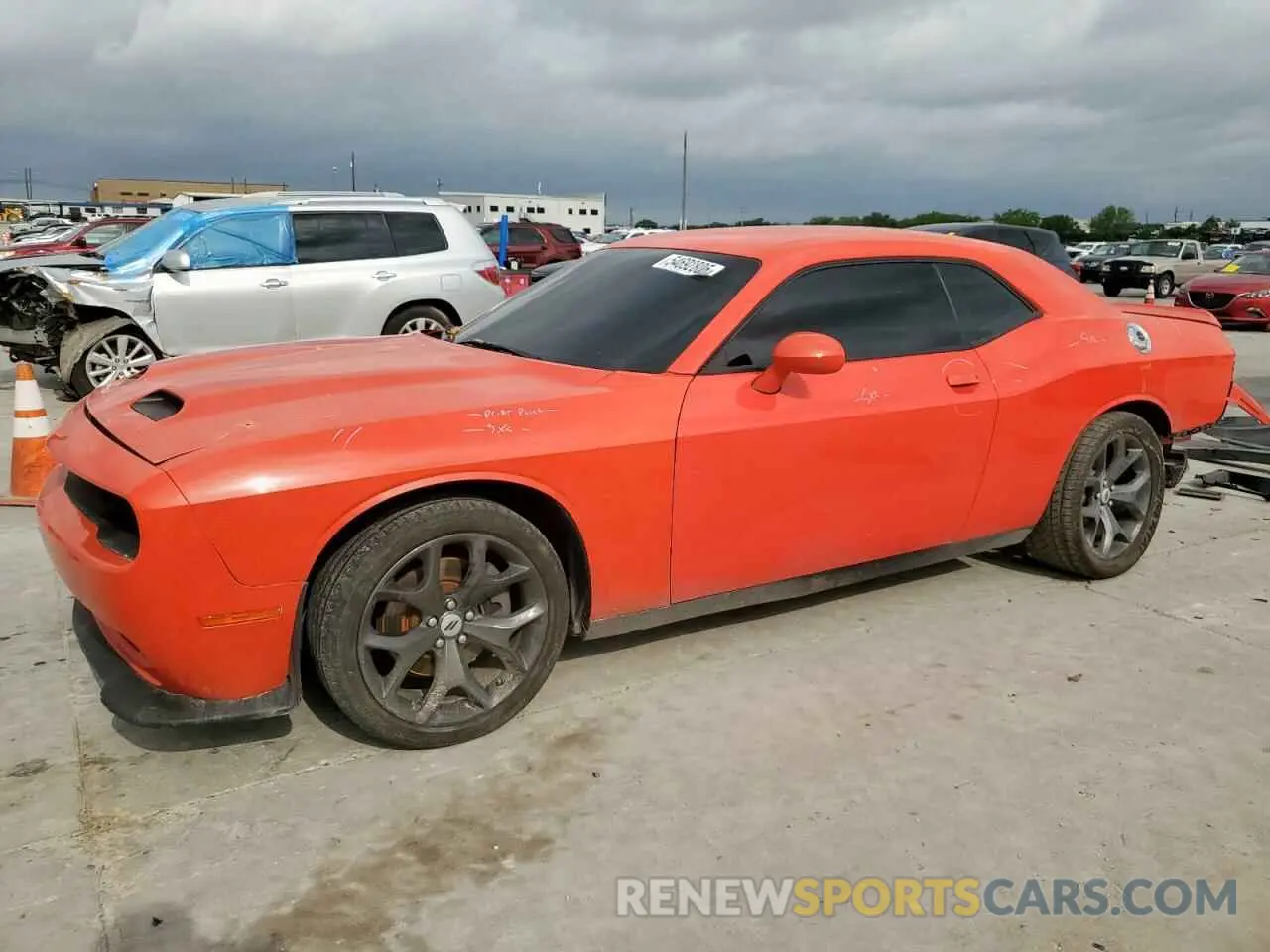 1 Photograph of a damaged car 2C3CDZJG0KH758957 DODGE CHALLENGER 2019
