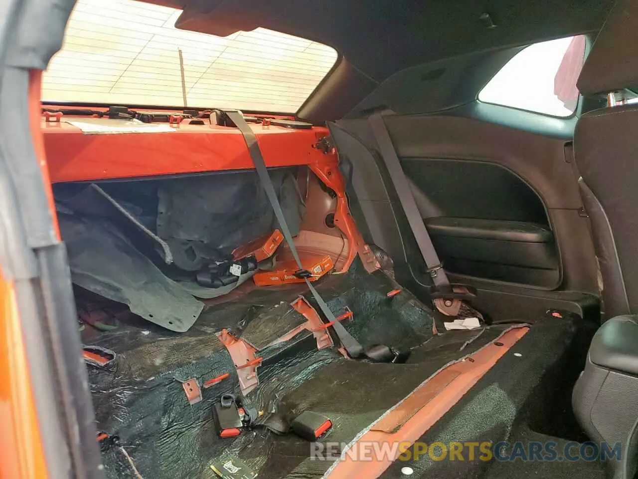 10 Photograph of a damaged car 2C3CDZJG0KH758957 DODGE CHALLENGER 2019