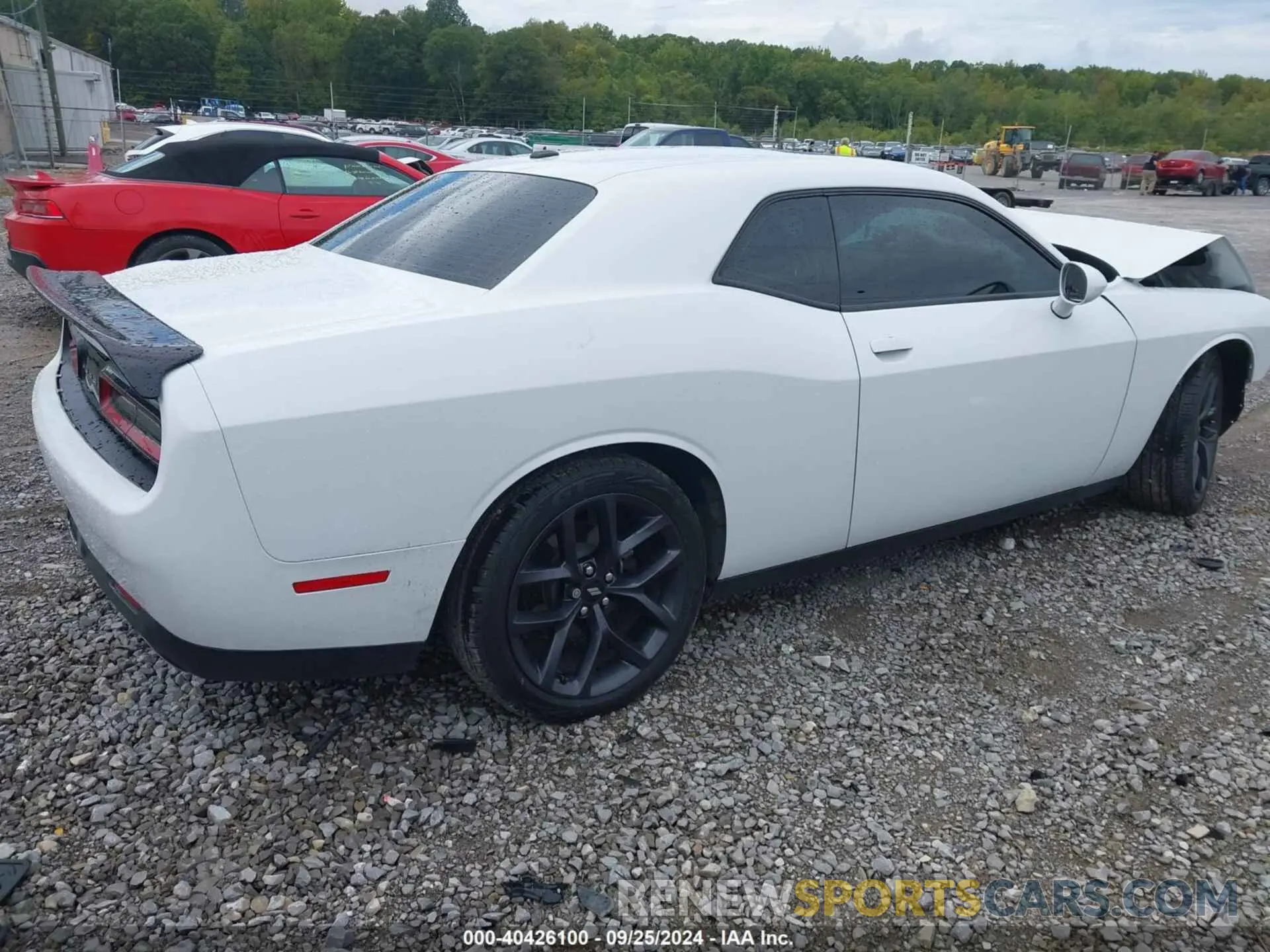 4 Photograph of a damaged car 2C3CDZJG1KH708679 DODGE CHALLENGER 2019