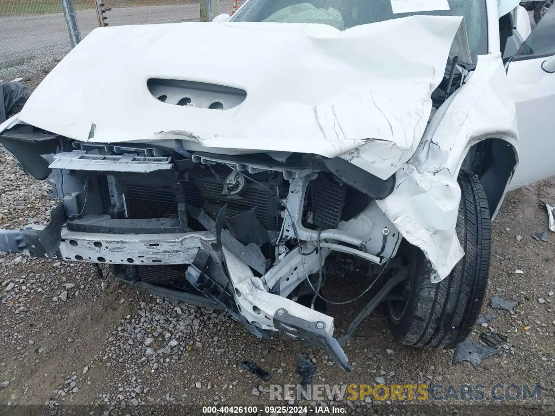 6 Photograph of a damaged car 2C3CDZJG1KH708679 DODGE CHALLENGER 2019