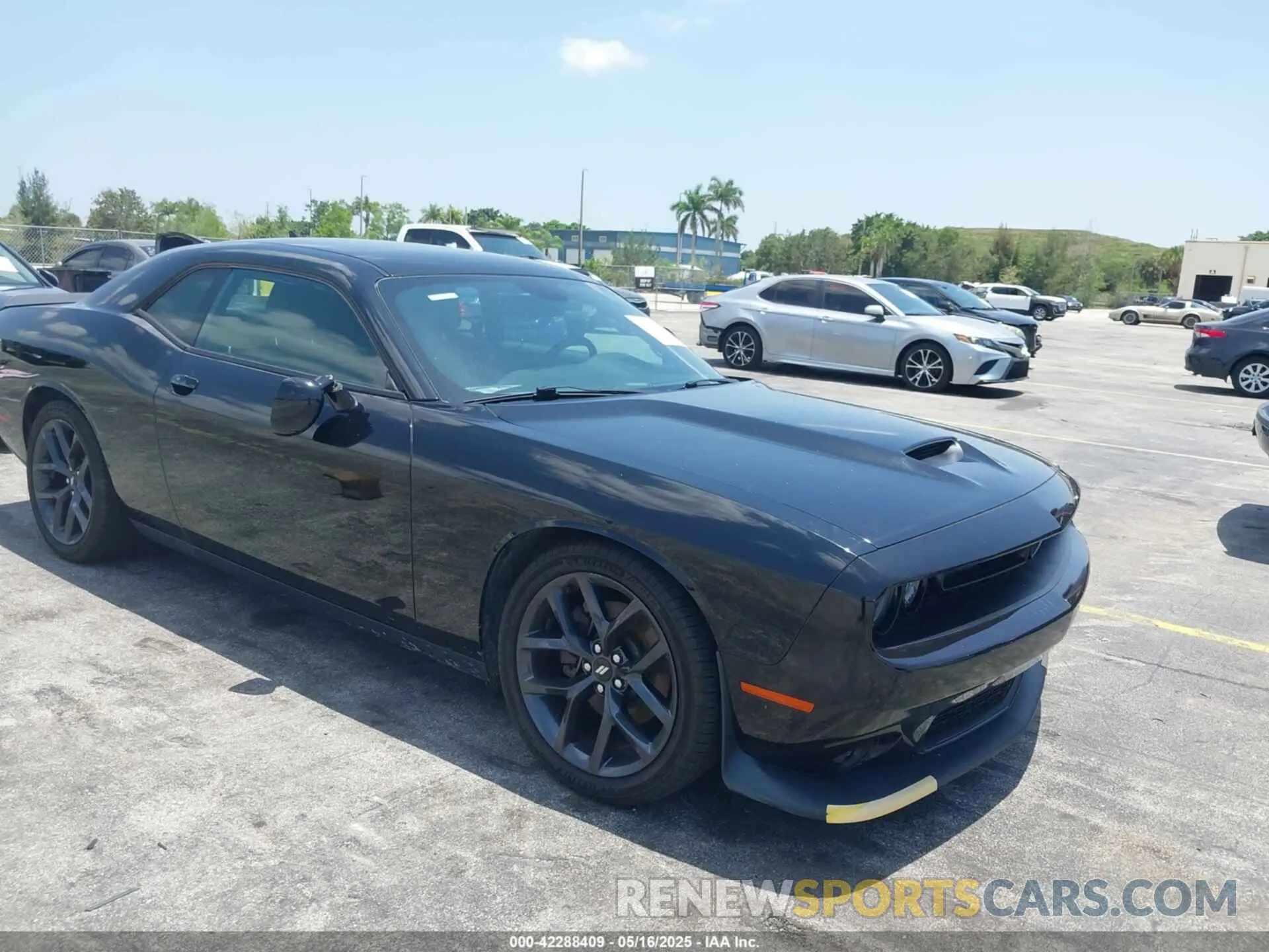 1 Photograph of a damaged car 2C3CDZJG3KH503963 DODGE CHALLENGER 2019