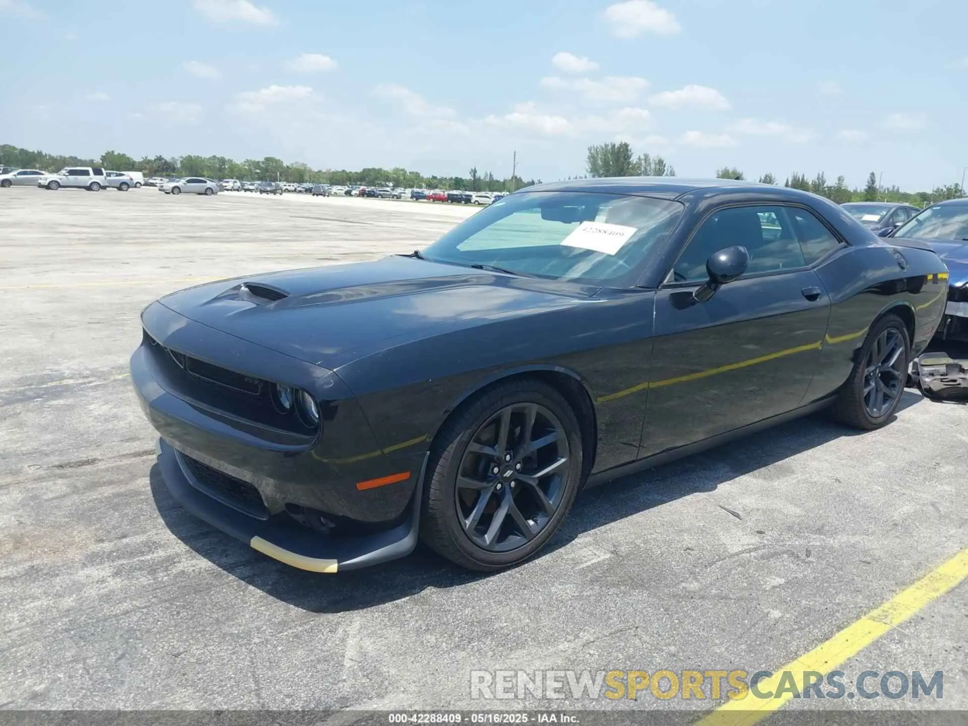 2 Photograph of a damaged car 2C3CDZJG3KH503963 DODGE CHALLENGER 2019