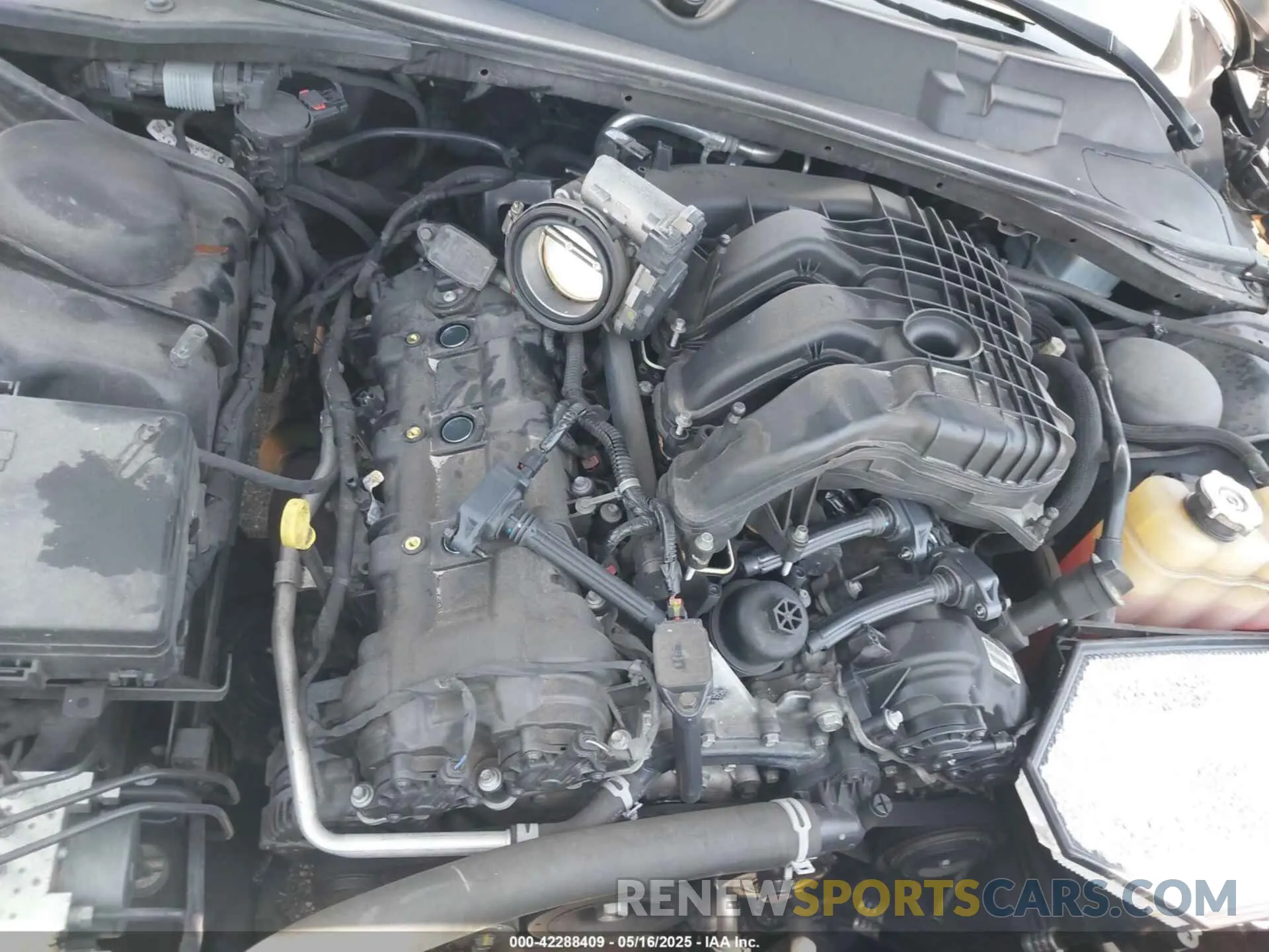 6 Photograph of a damaged car 2C3CDZJG3KH503963 DODGE CHALLENGER 2019
