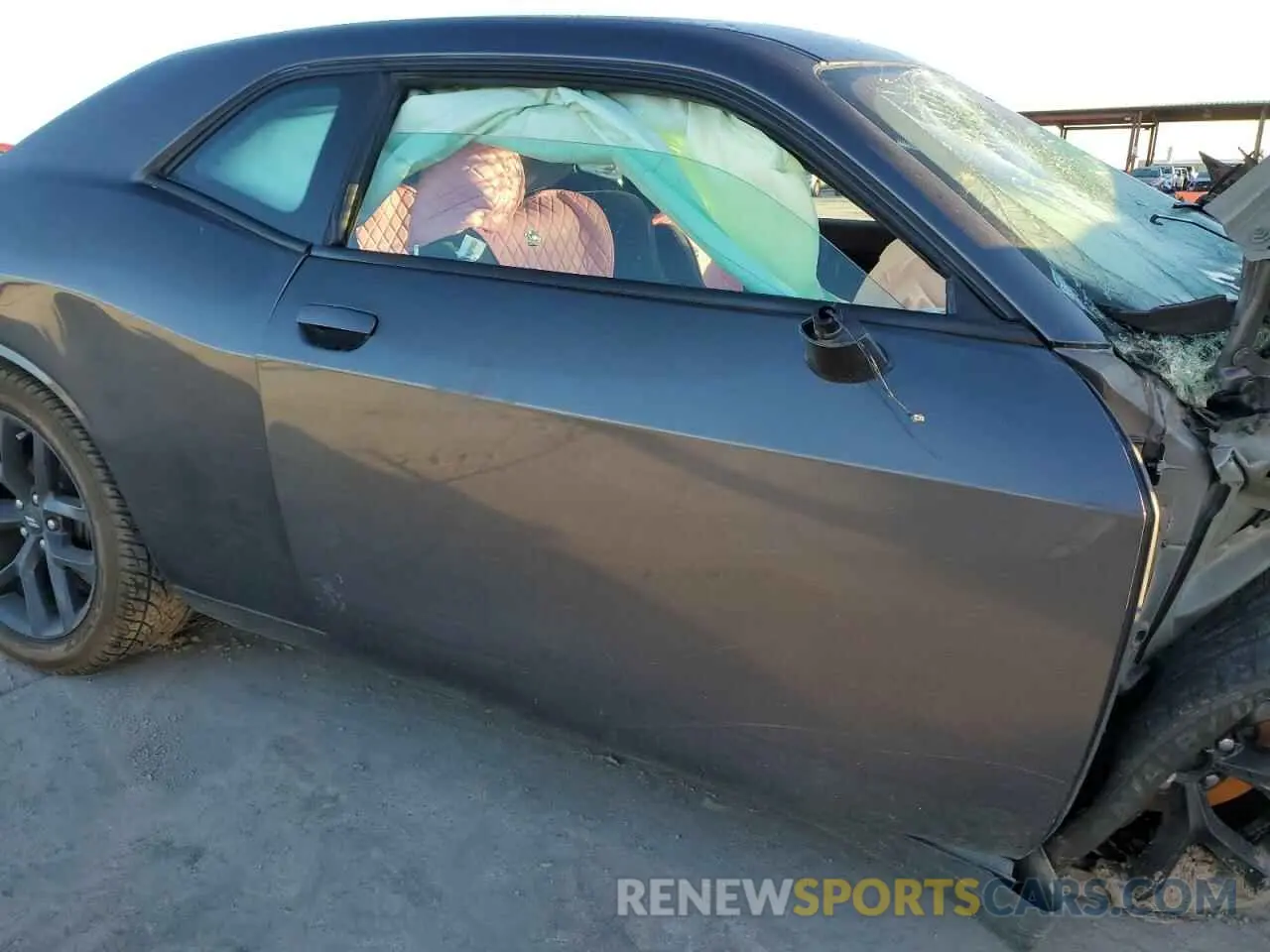 10 Photograph of a damaged car 2C3CDZJG4KH667903 DODGE CHALLENGER 2019