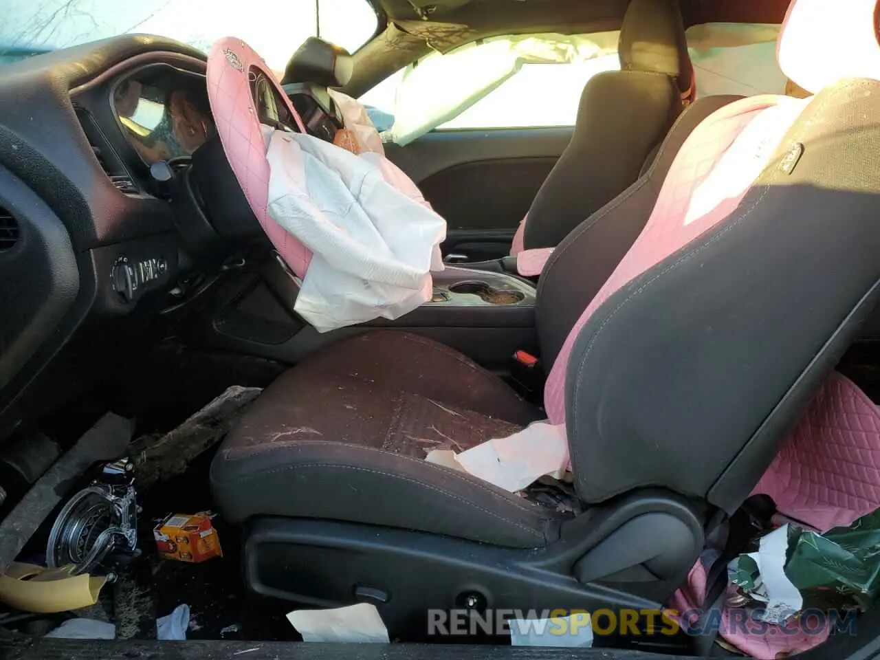 7 Photograph of a damaged car 2C3CDZJG4KH667903 DODGE CHALLENGER 2019