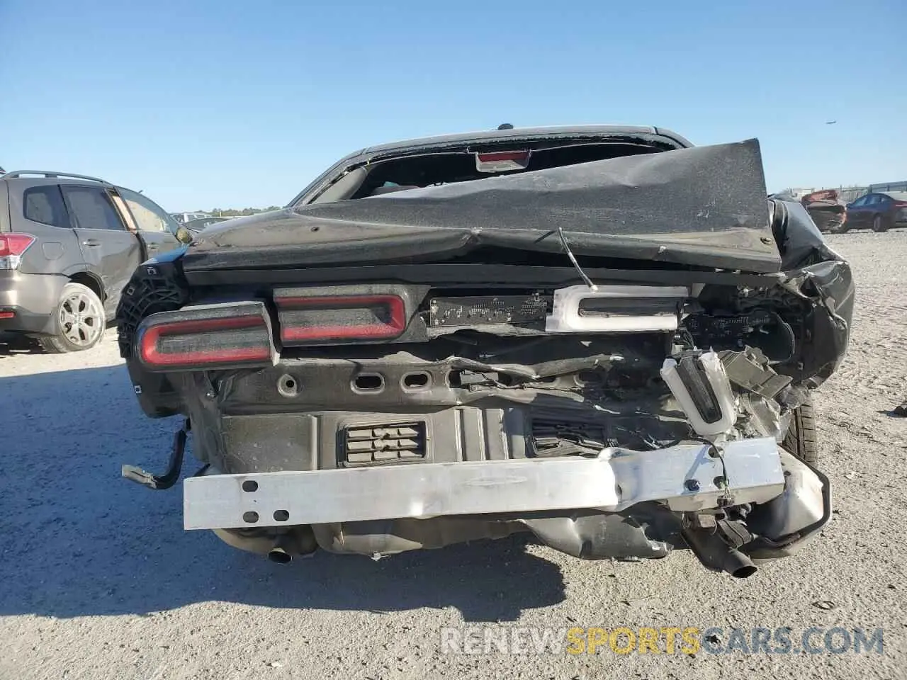 6 Photograph of a damaged car 2C3CDZJG4KH690260 DODGE CHALLENGER 2019