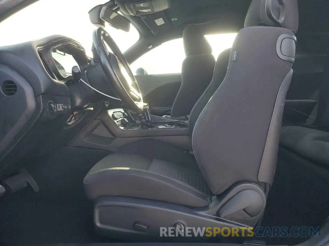7 Photograph of a damaged car 2C3CDZJG4KH690260 DODGE CHALLENGER 2019