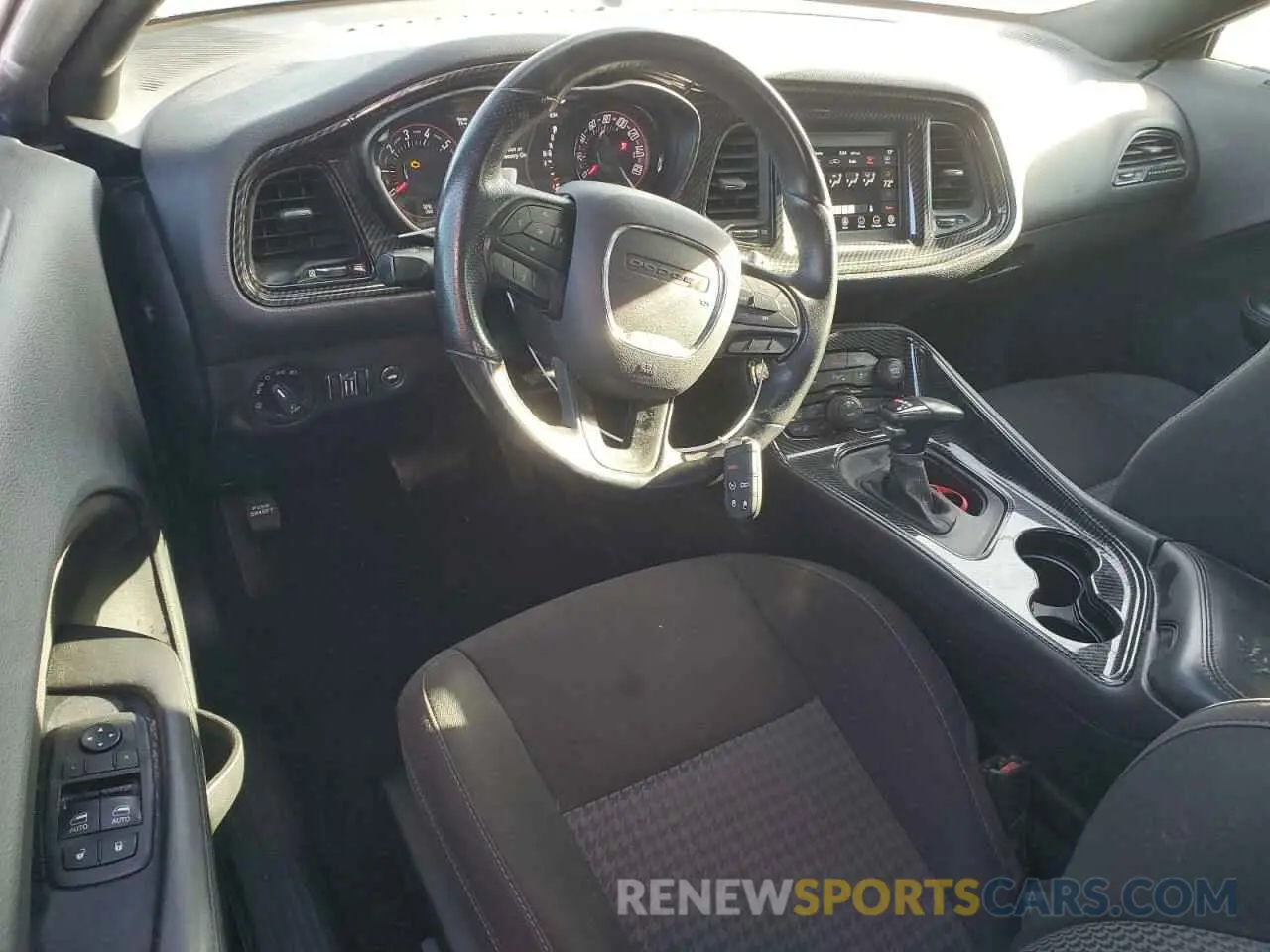 8 Photograph of a damaged car 2C3CDZJG4KH690260 DODGE CHALLENGER 2019