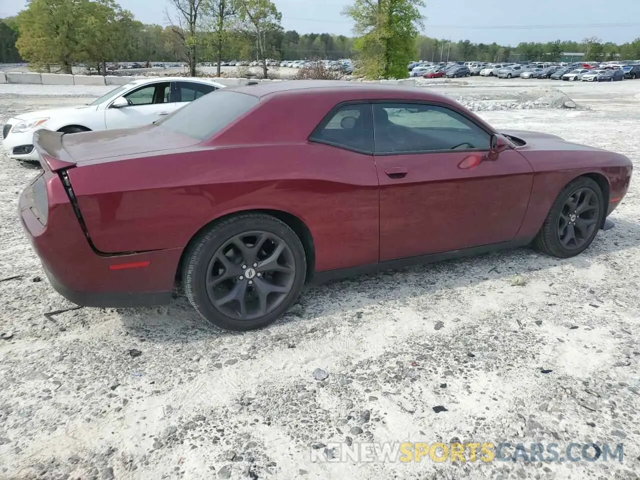 3 Photograph of a damaged car 2C3CDZJG5KH759487 DODGE CHALLENGER 2019