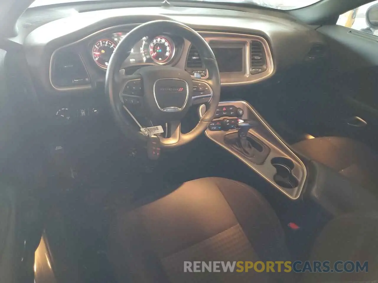 8 Photograph of a damaged car 2C3CDZJG6KH596543 DODGE CHALLENGER 2019