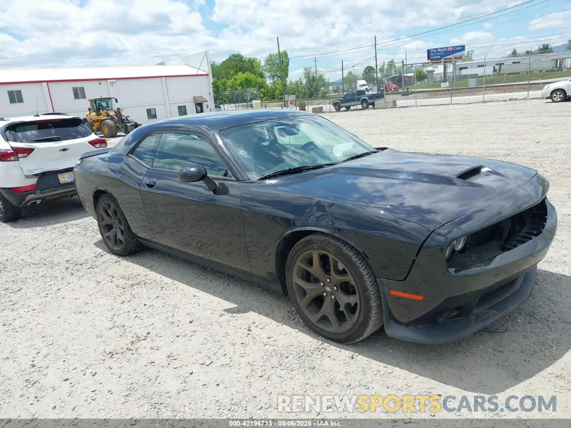 1 Photograph of a damaged car 2C3CDZJG7KH747793 DODGE CHALLENGER 2019