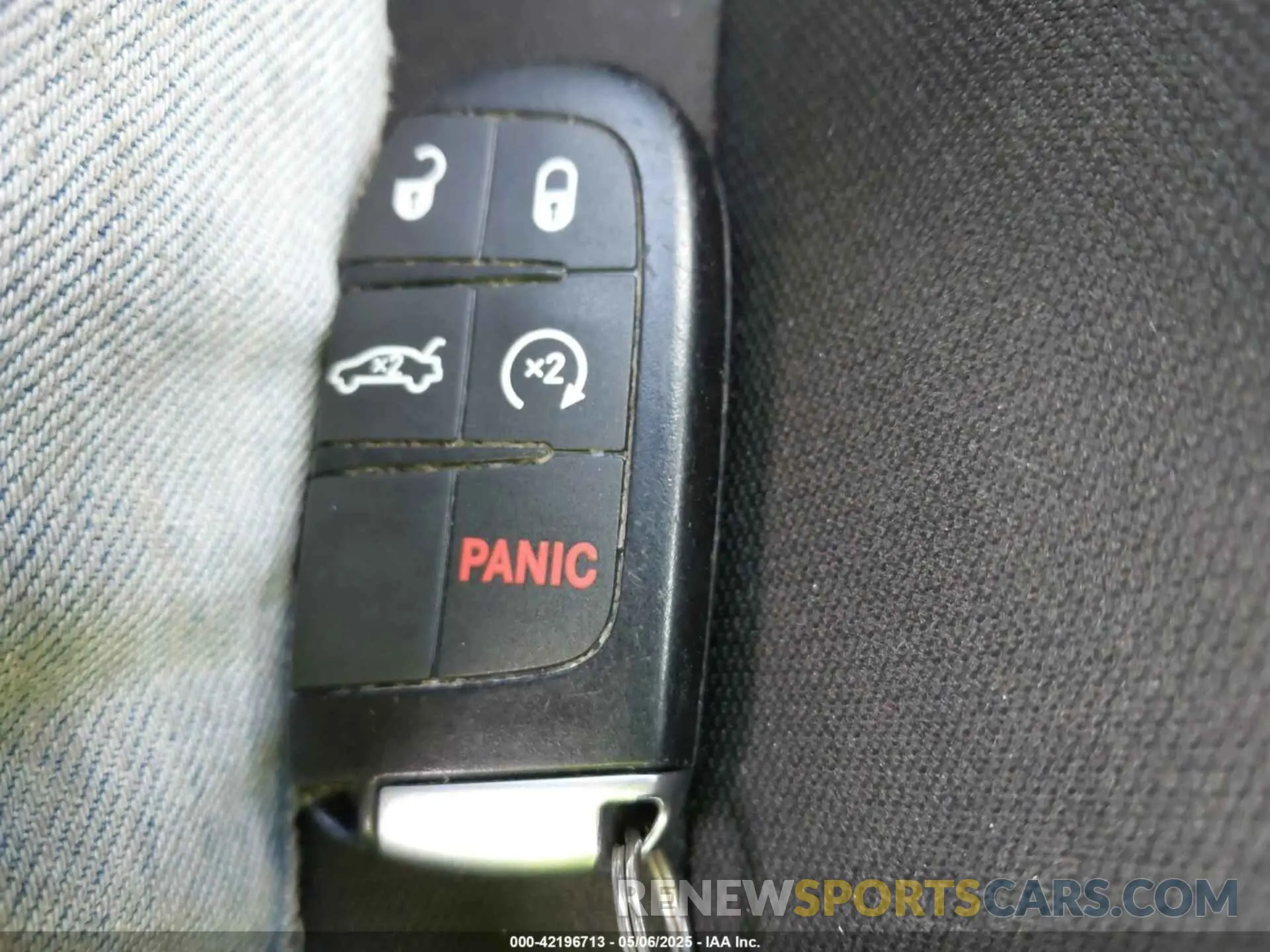11 Photograph of a damaged car 2C3CDZJG7KH747793 DODGE CHALLENGER 2019