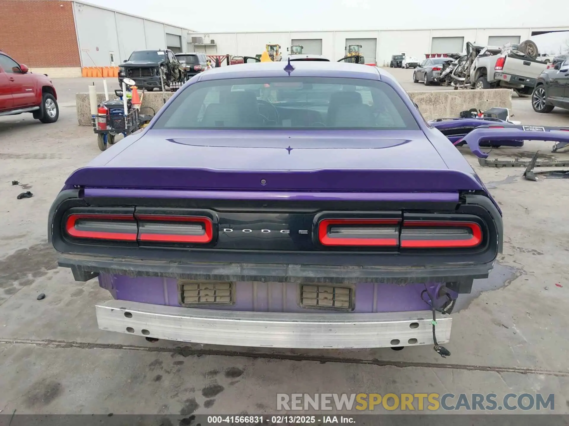 17 Photograph of a damaged car 2C3CDZJG8KH541396 DODGE CHALLENGER 2019