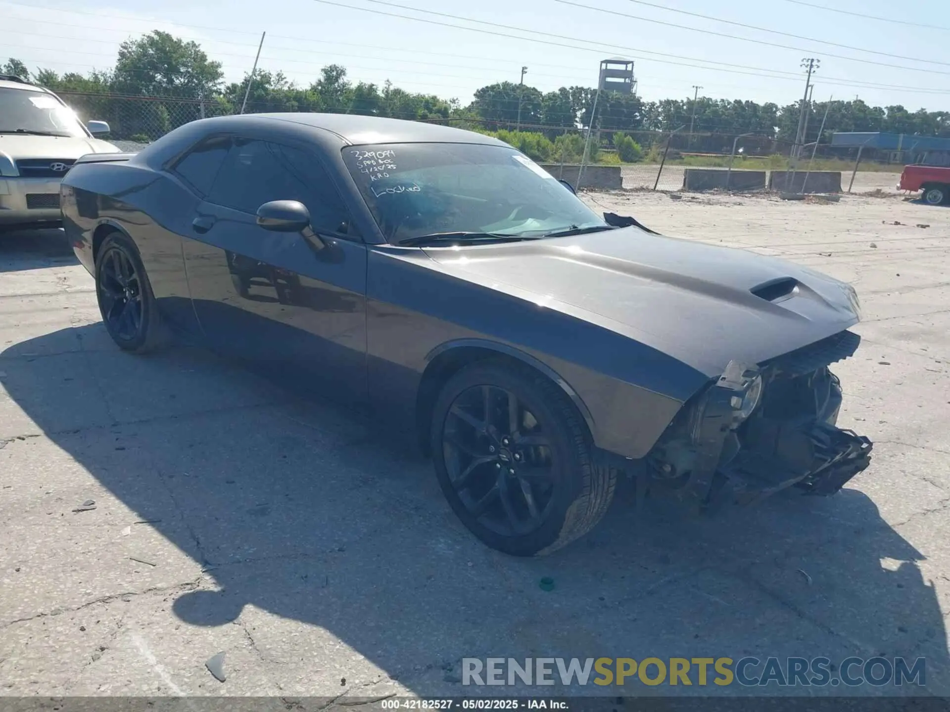 1 Photograph of a damaged car 2C3CDZJG9KH708803 DODGE CHALLENGER 2019