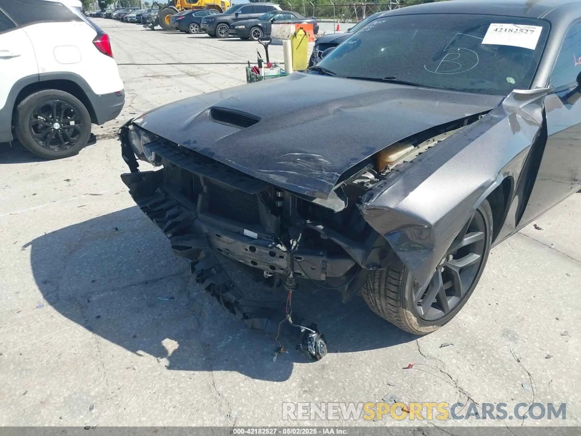 6 Photograph of a damaged car 2C3CDZJG9KH708803 DODGE CHALLENGER 2019