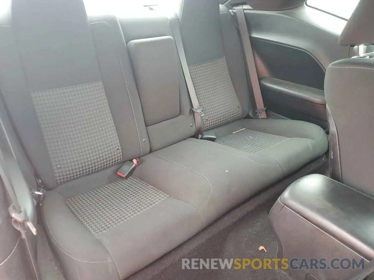 10 Photograph of a damaged car 2C3CDZJG9KH712852 DODGE CHALLENGER 2019