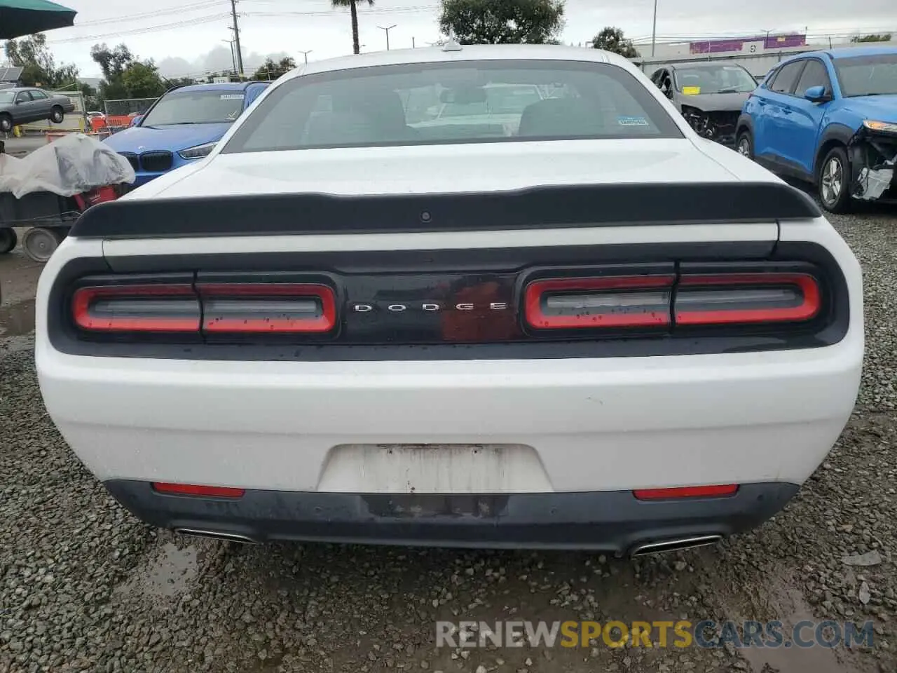 6 Photograph of a damaged car 2C3CDZJG9KH712852 DODGE CHALLENGER 2019