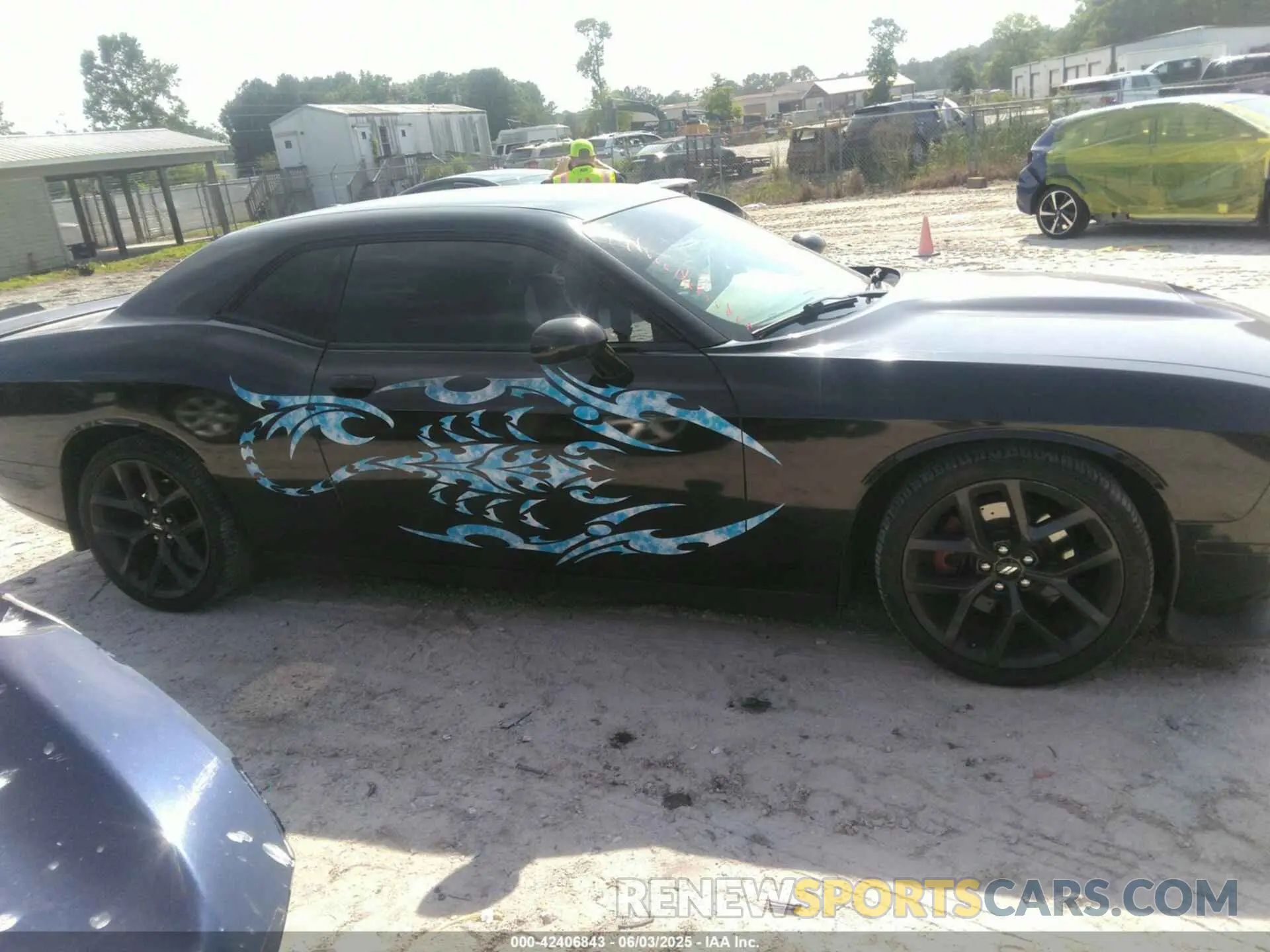 13 Photograph of a damaged car 2C3CDZJGXKH557325 DODGE CHALLENGER 2019