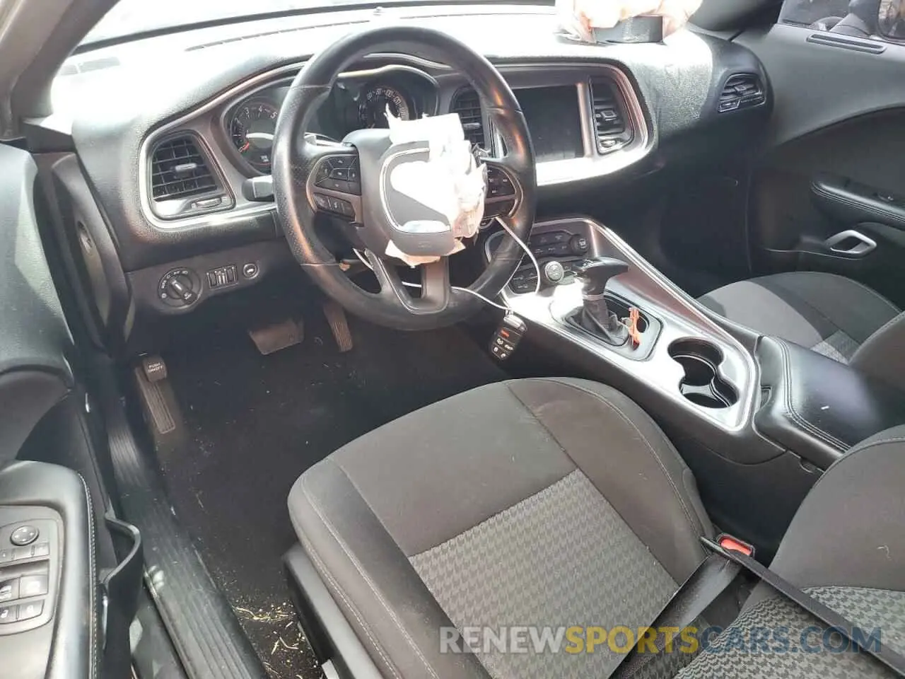 8 Photograph of a damaged car 2C3CDZJGXKH627275 DODGE CHALLENGER 2019