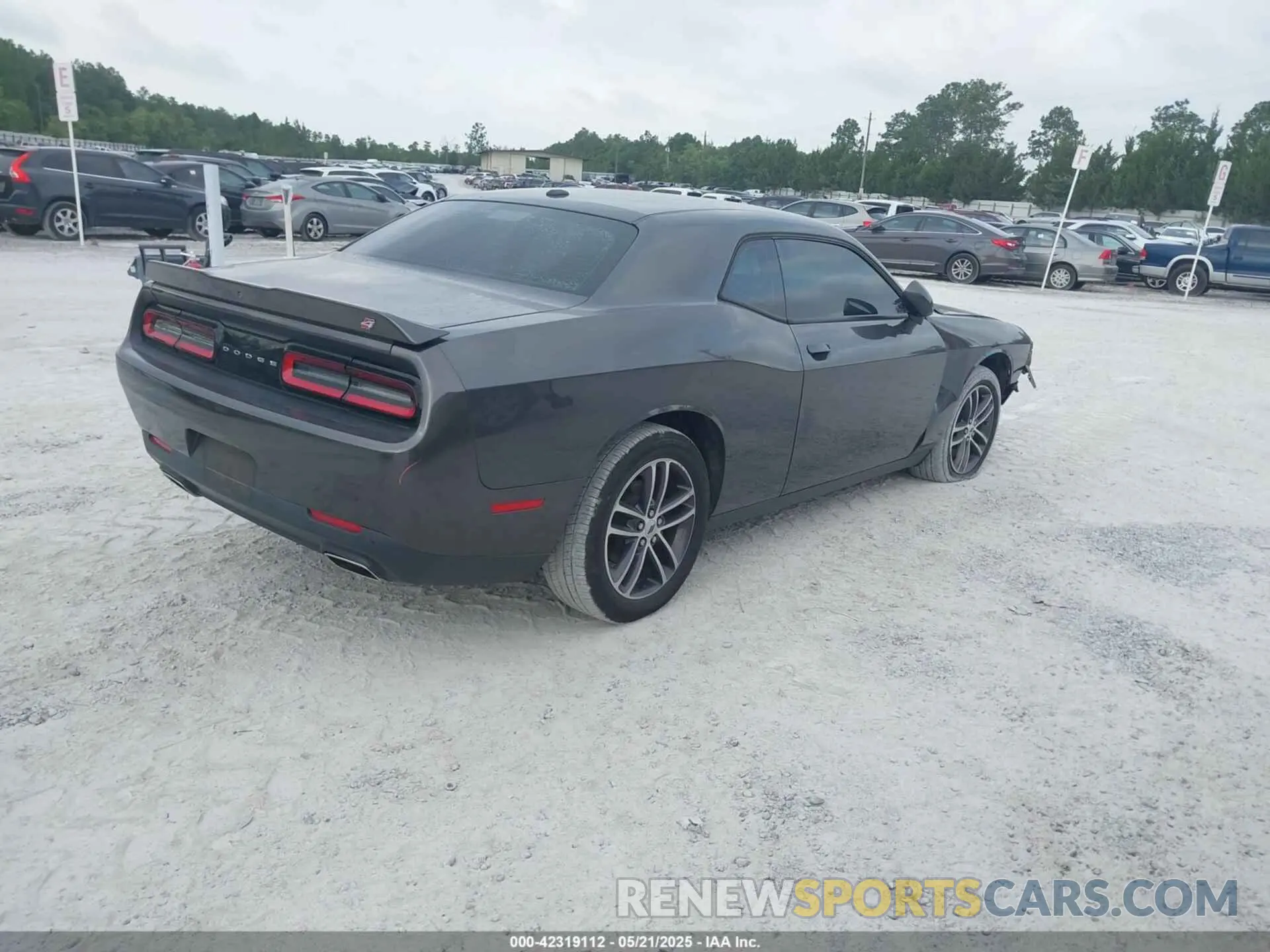 4 Photograph of a damaged car 2C3CDZKG3KH677871 DODGE CHALLENGER 2019