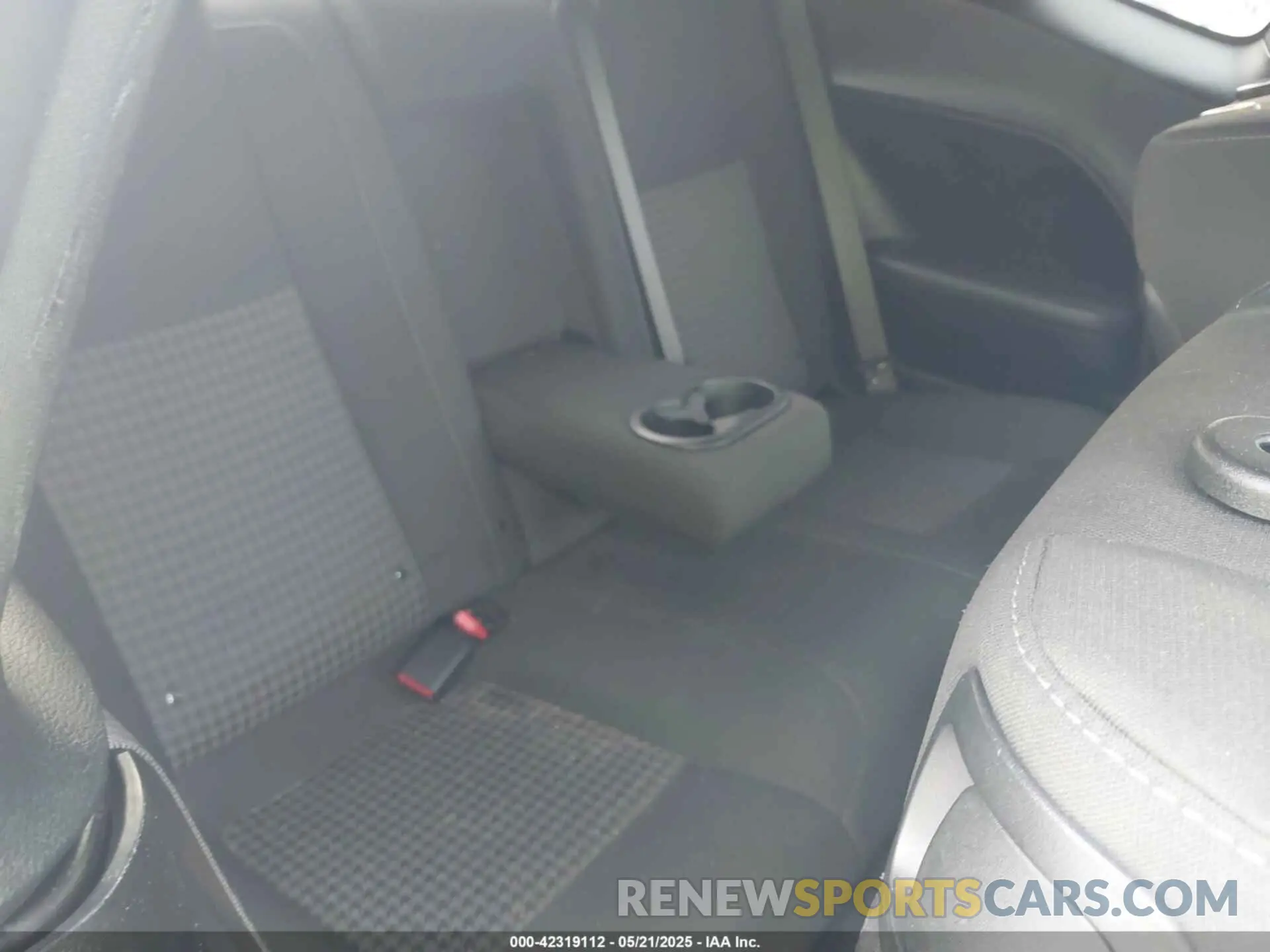 8 Photograph of a damaged car 2C3CDZKG3KH677871 DODGE CHALLENGER 2019