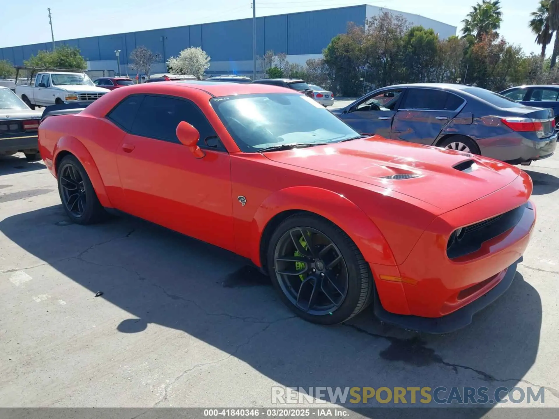 1 Photograph of a damaged car 2C3CDZL90KH634556 DODGE CHALLENGER 2019