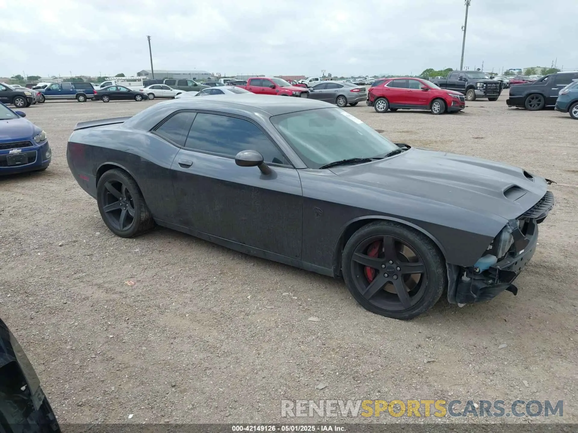 1 Photograph of a damaged car 2C3CDZL95KH695031 DODGE CHALLENGER 2019