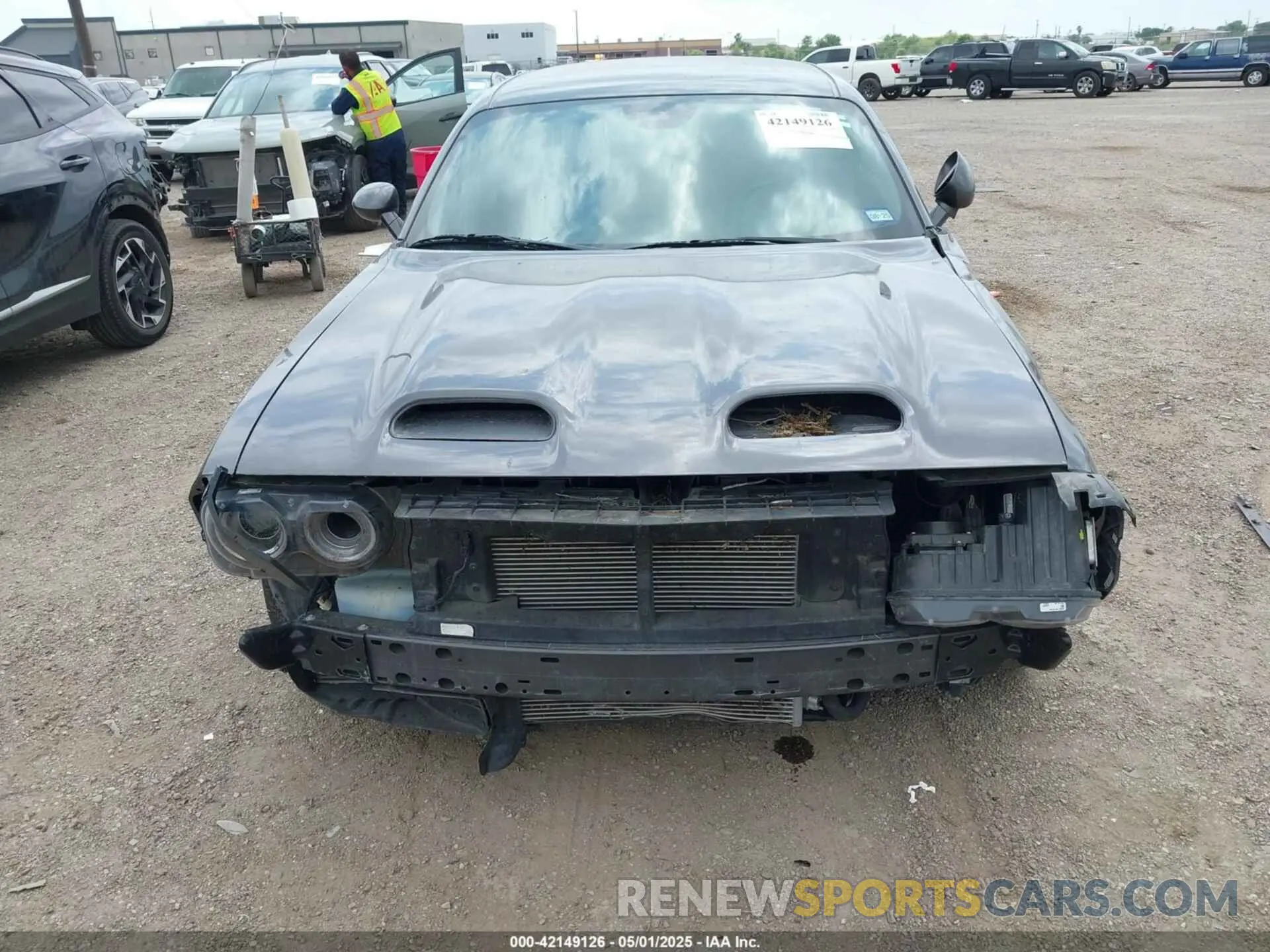13 Photograph of a damaged car 2C3CDZL95KH695031 DODGE CHALLENGER 2019